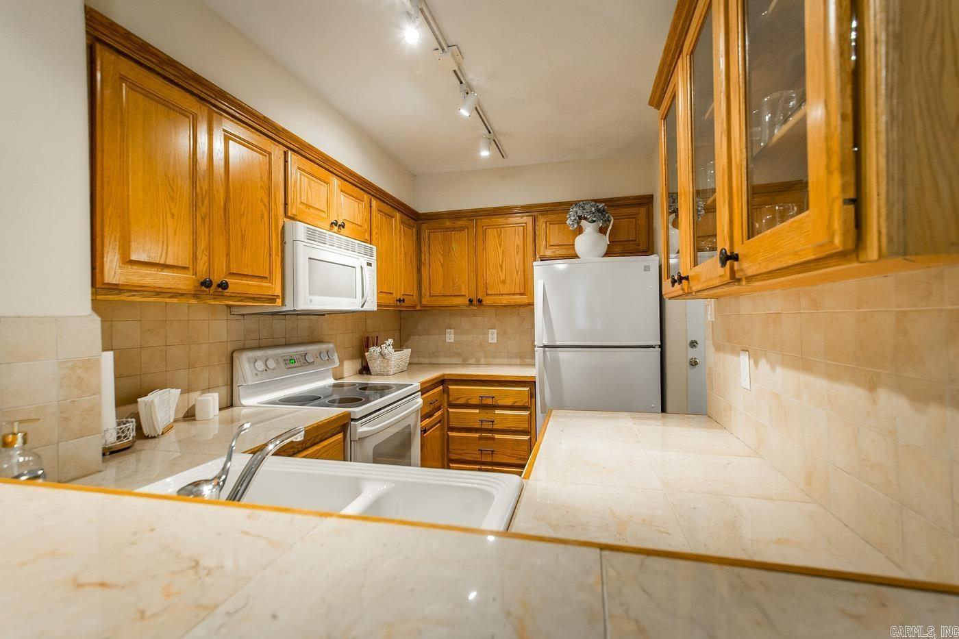 CHELSEA GLADE CONDO - Residential