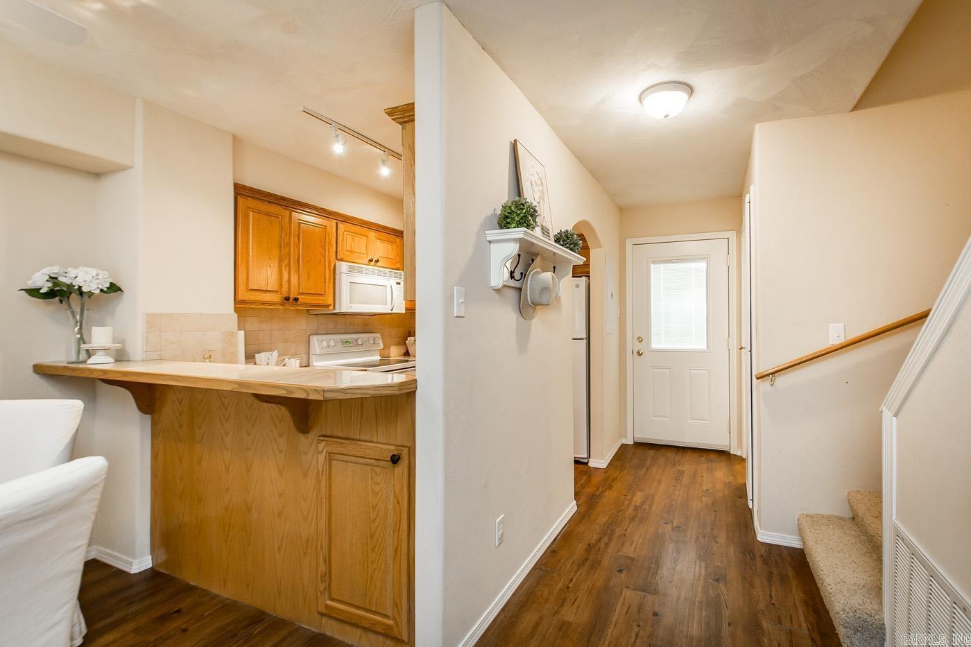 CHELSEA GLADE CONDO - Residential