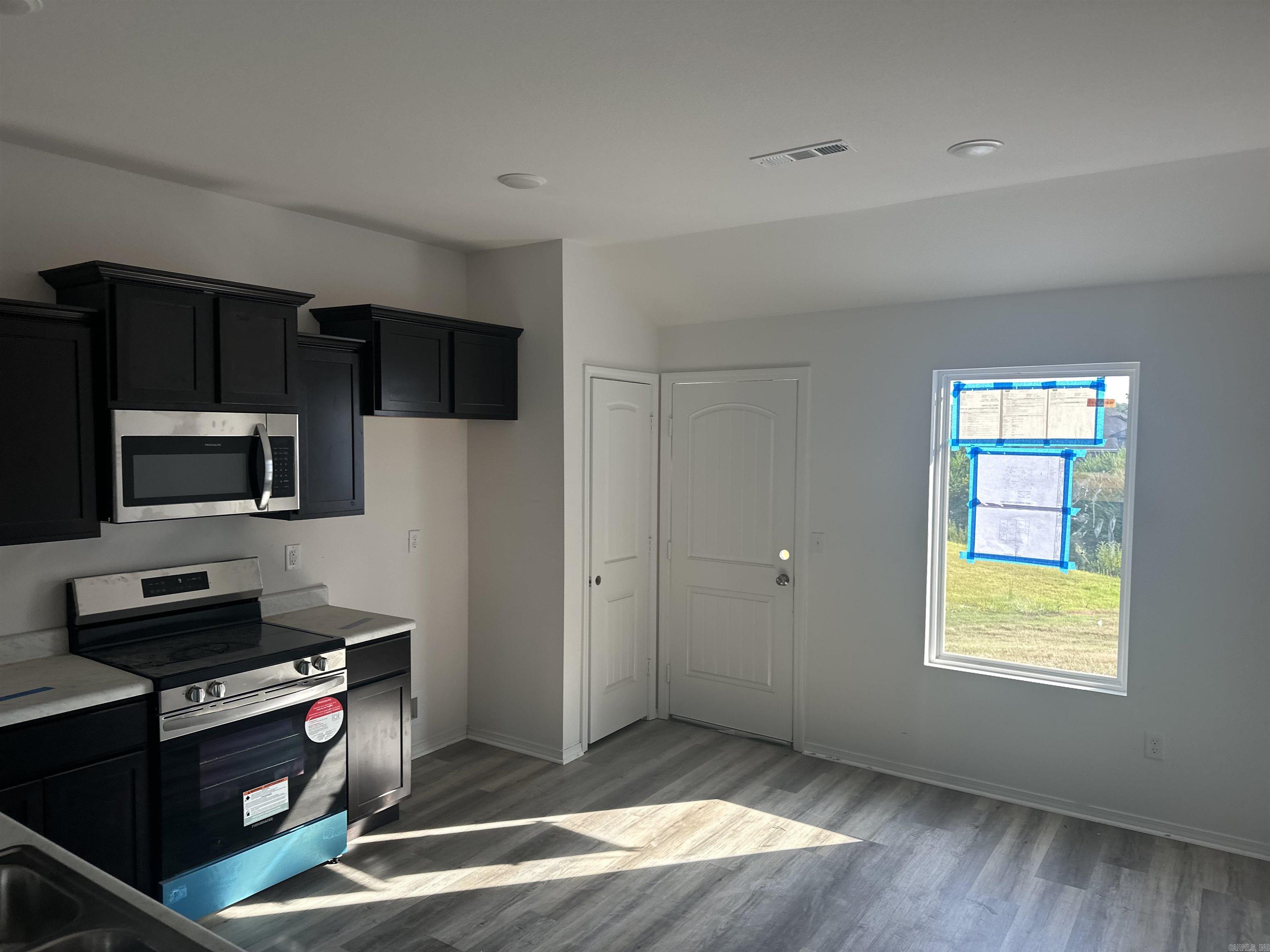 HILLDALE CROSSING - Residential