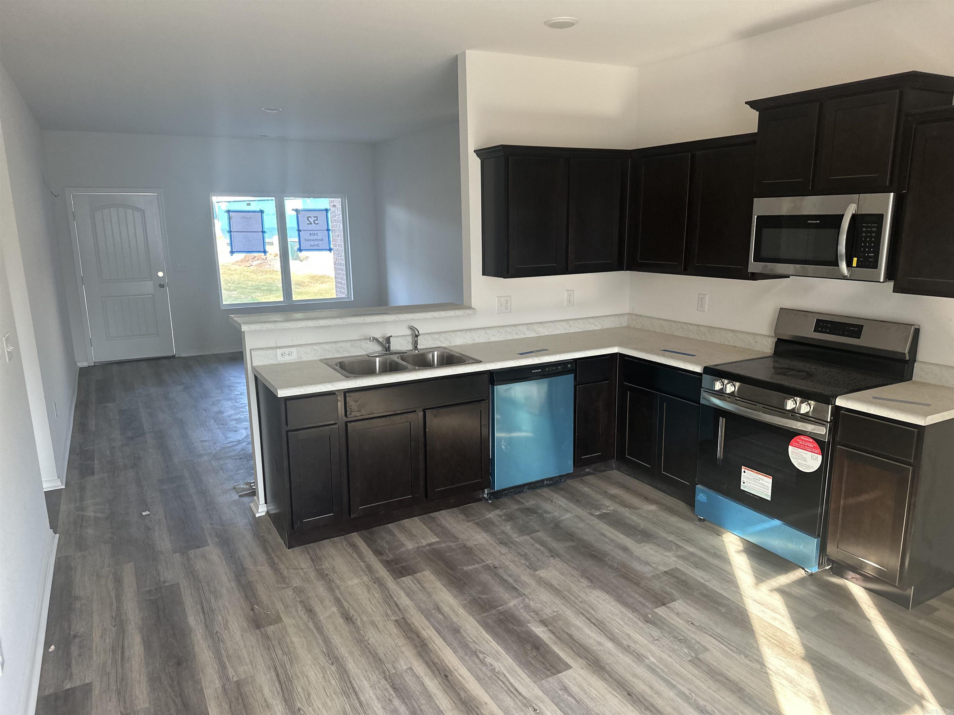 HILLDALE CROSSING - Residential