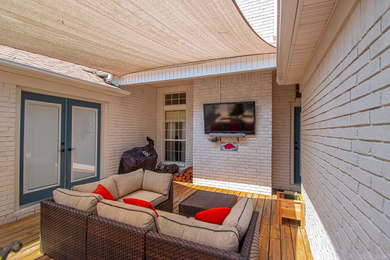 OAK MEADOWS - Residential