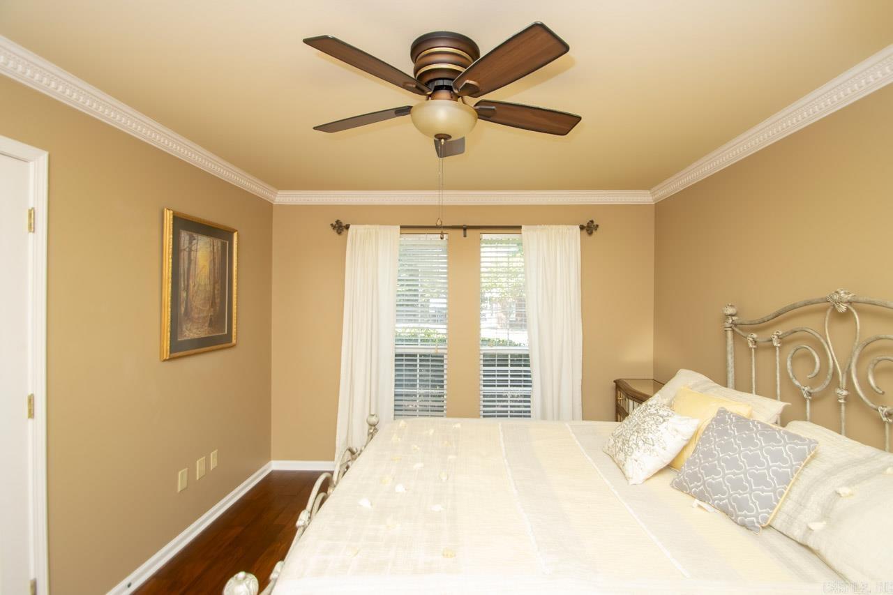 OAK MEADOWS - Residential