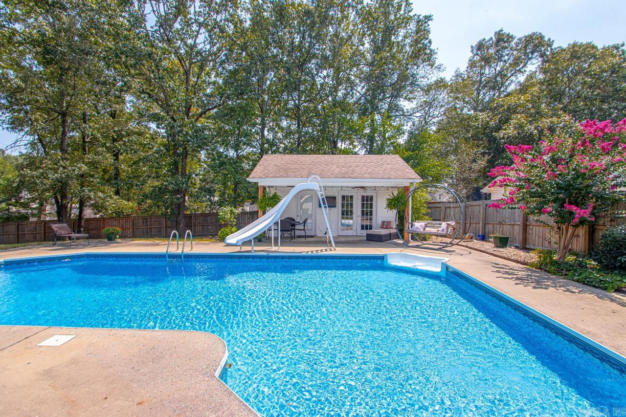 OAK MEADOWS - Residential