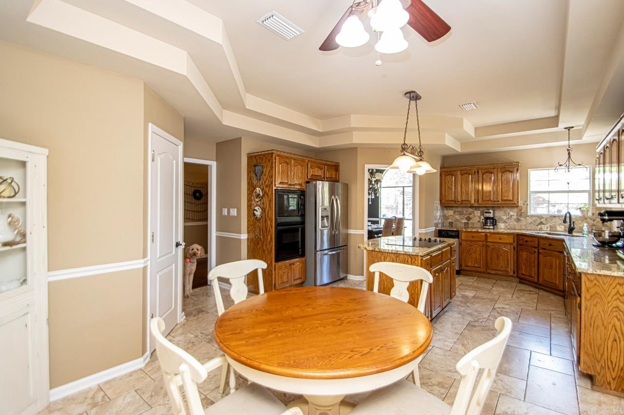 OAK MEADOWS - Residential