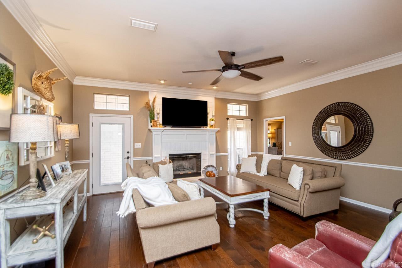 OAK MEADOWS - Residential