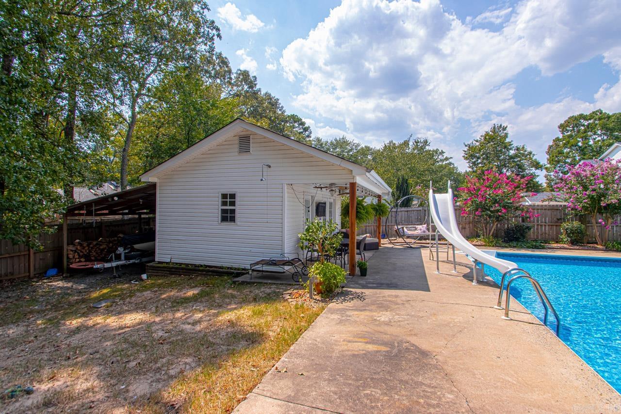 OAK MEADOWS - Residential