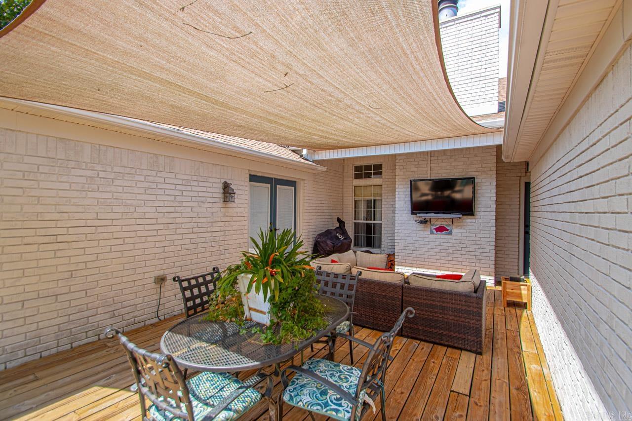 OAK MEADOWS - Residential