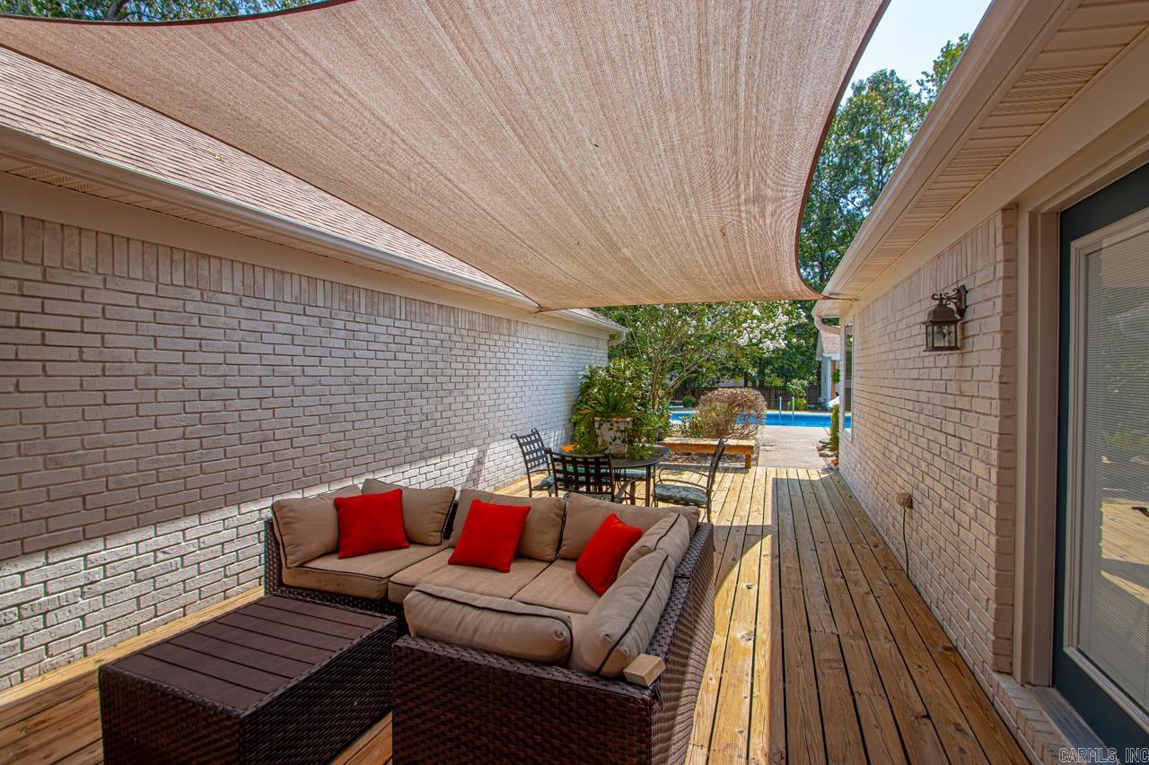 OAK MEADOWS - Residential