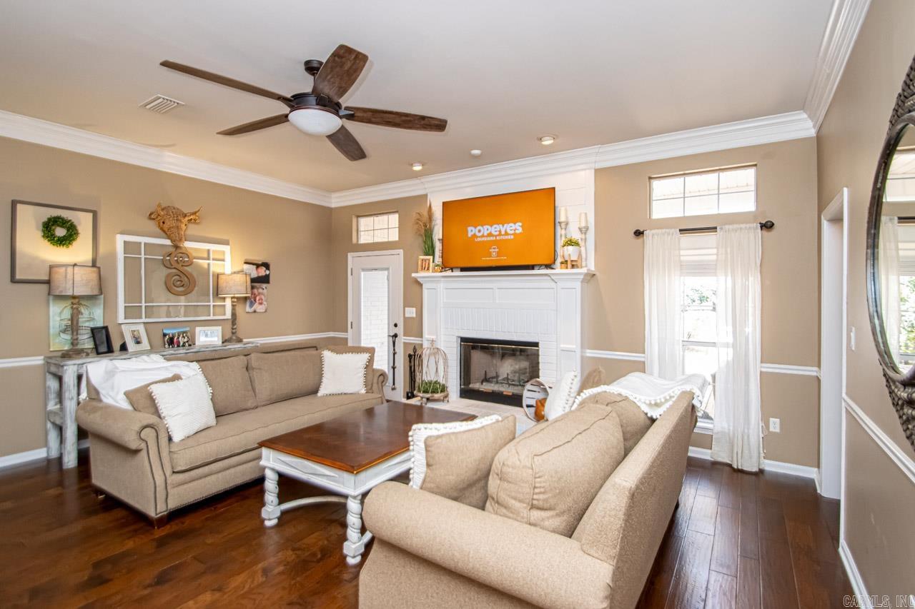 OAK MEADOWS - Residential