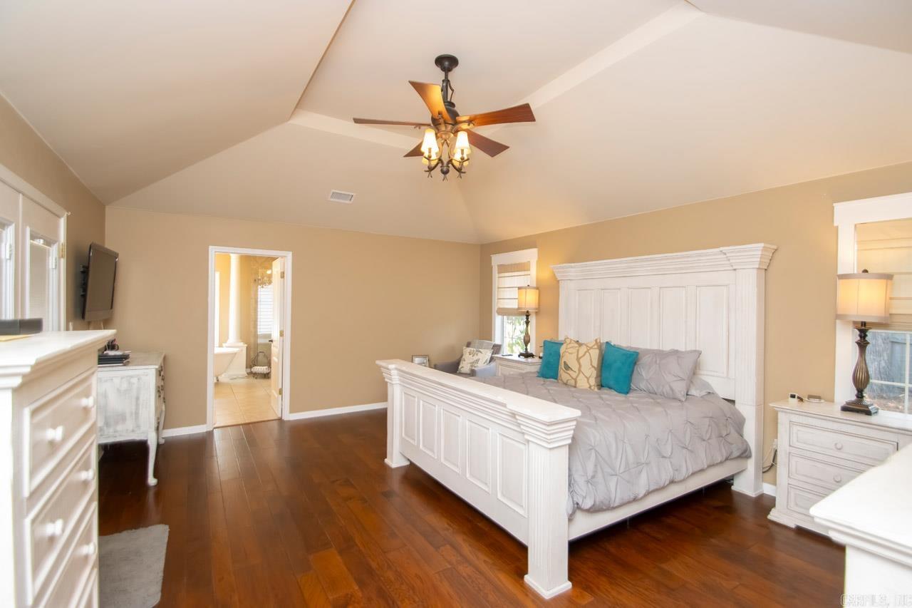 OAK MEADOWS - Residential