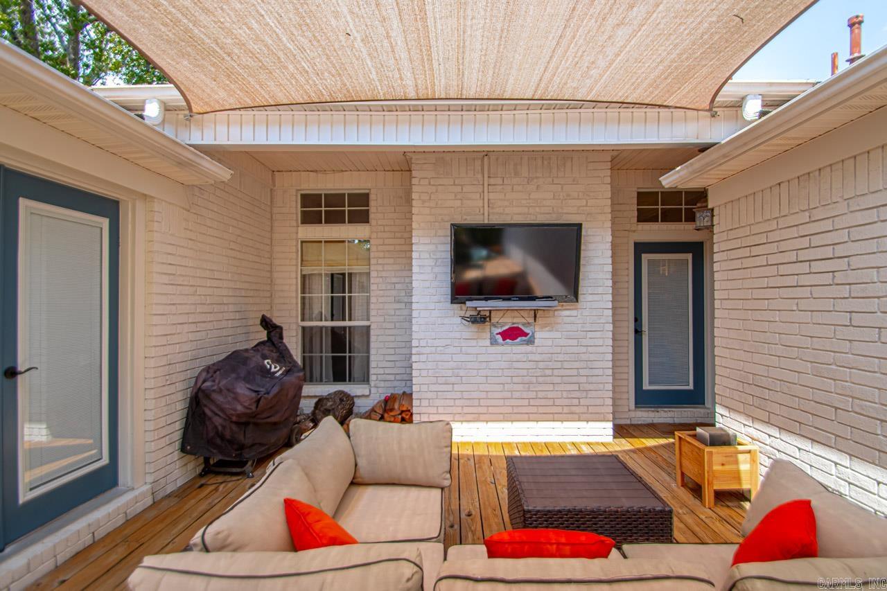 OAK MEADOWS - Residential