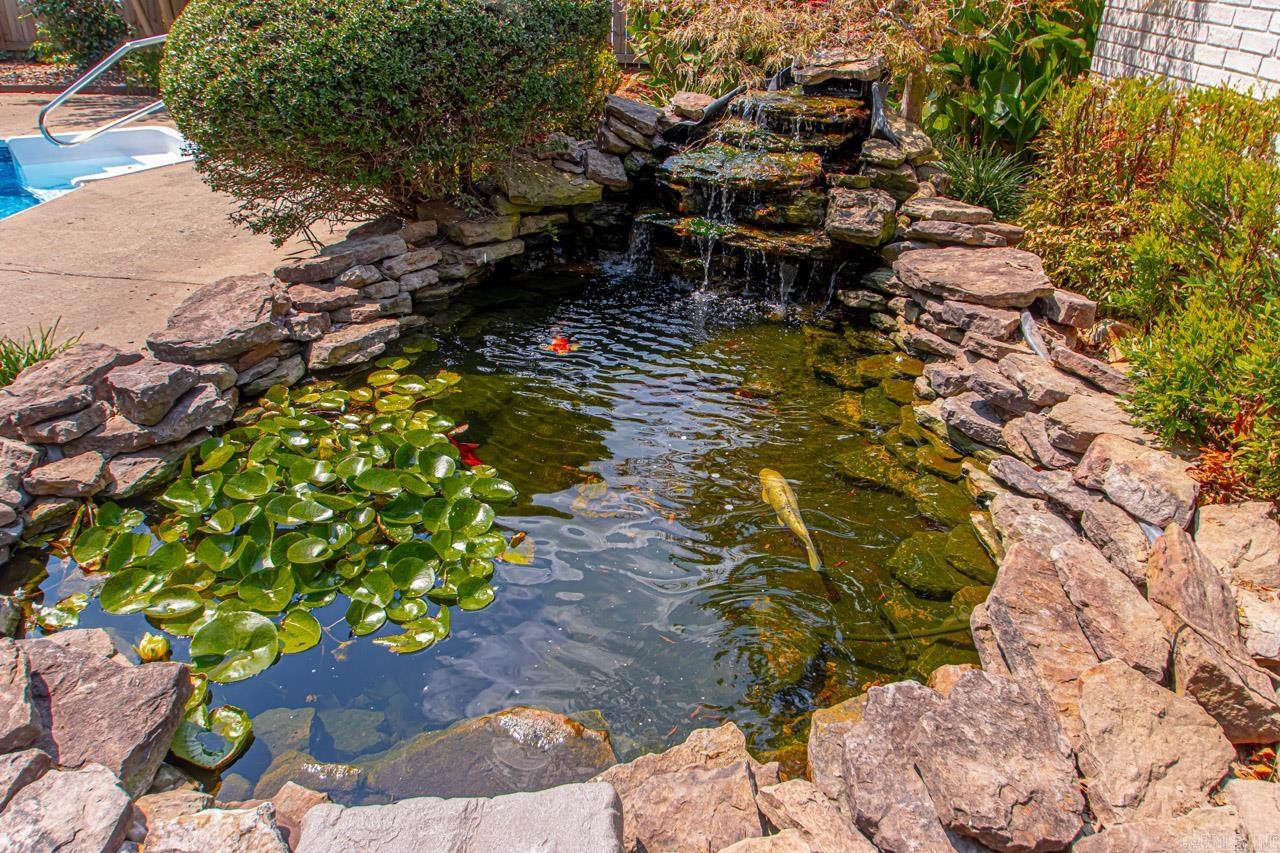 OAK MEADOWS - Residential