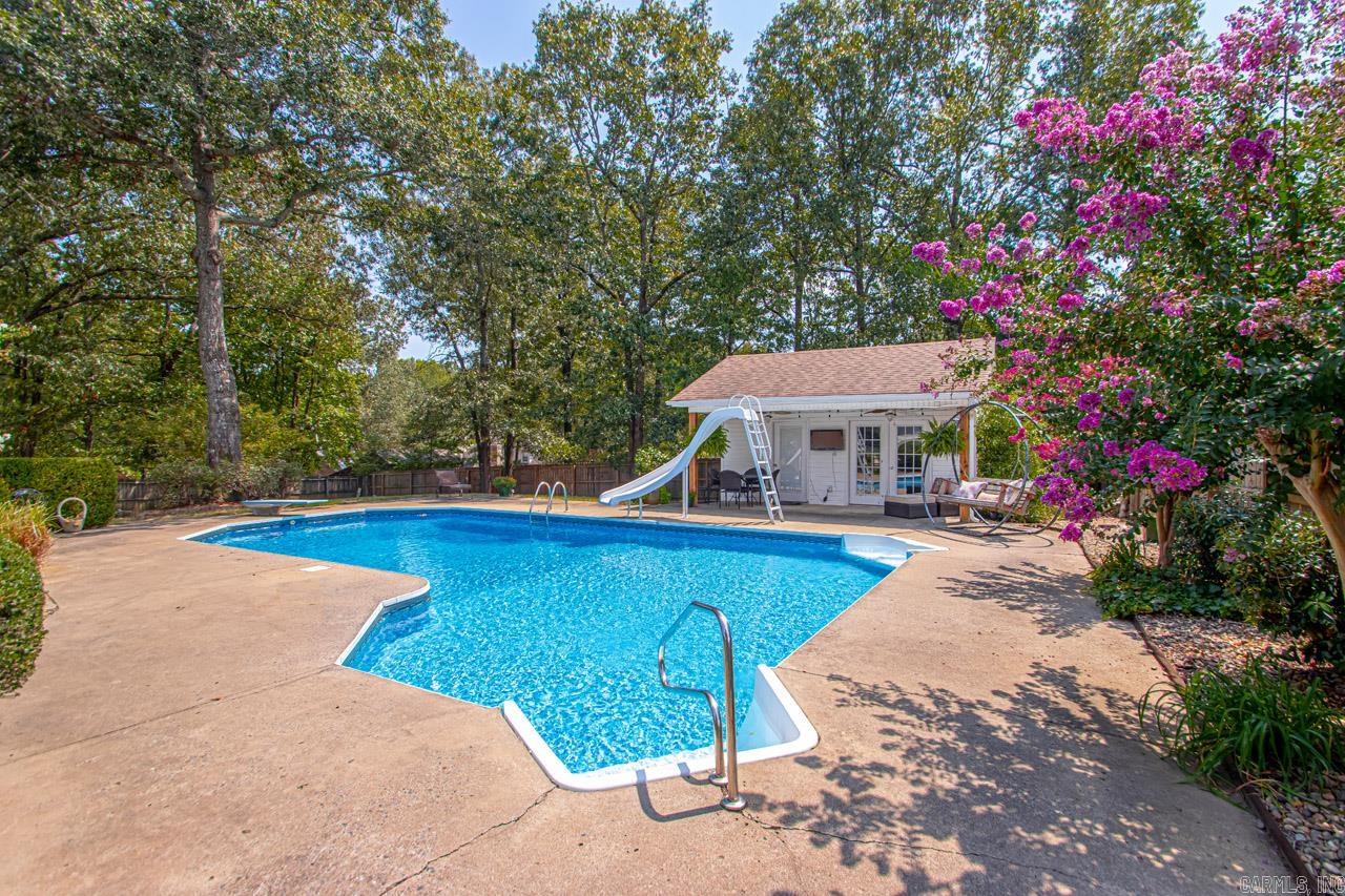 OAK MEADOWS - Residential