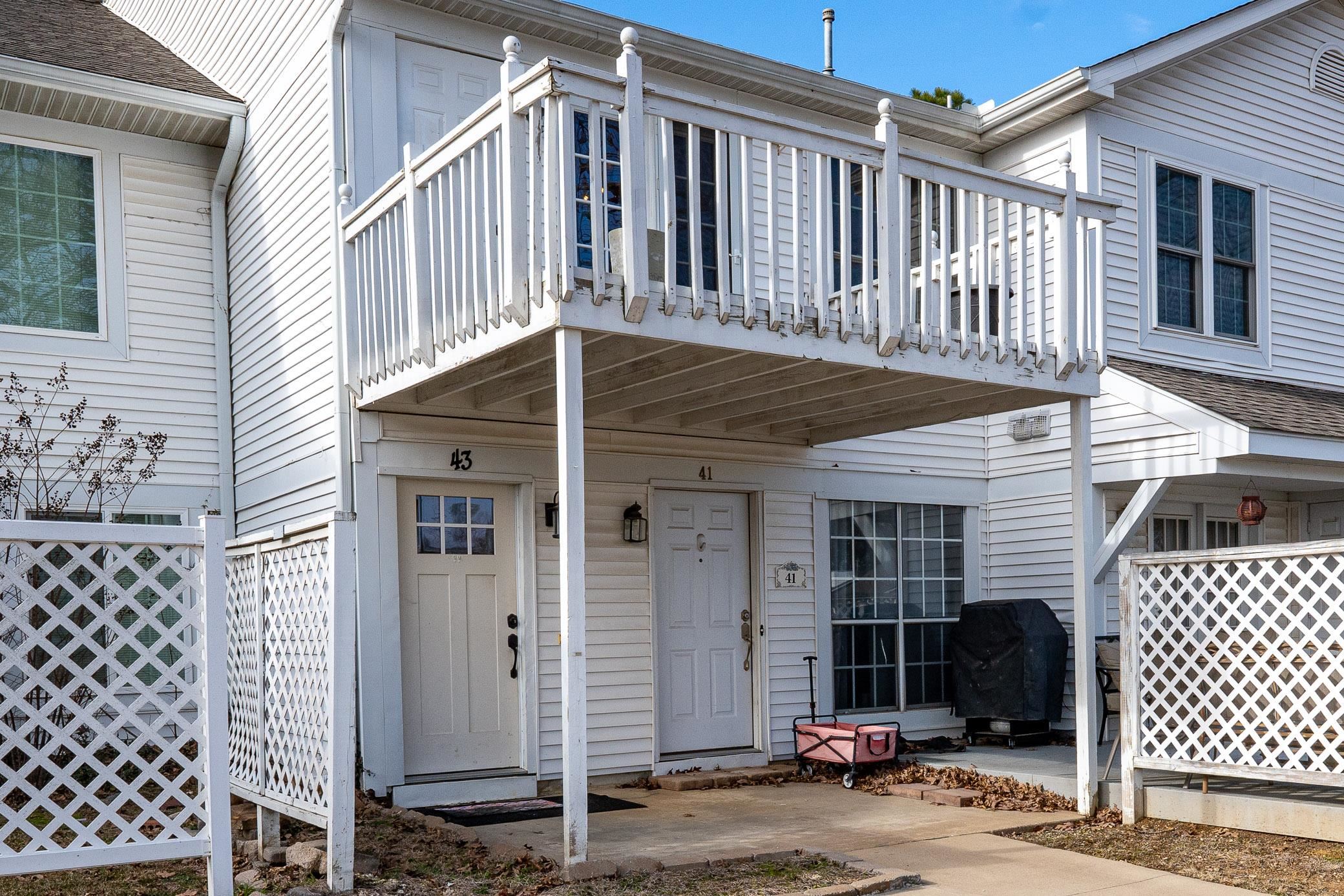 CARRIAGE COURTS - Residential