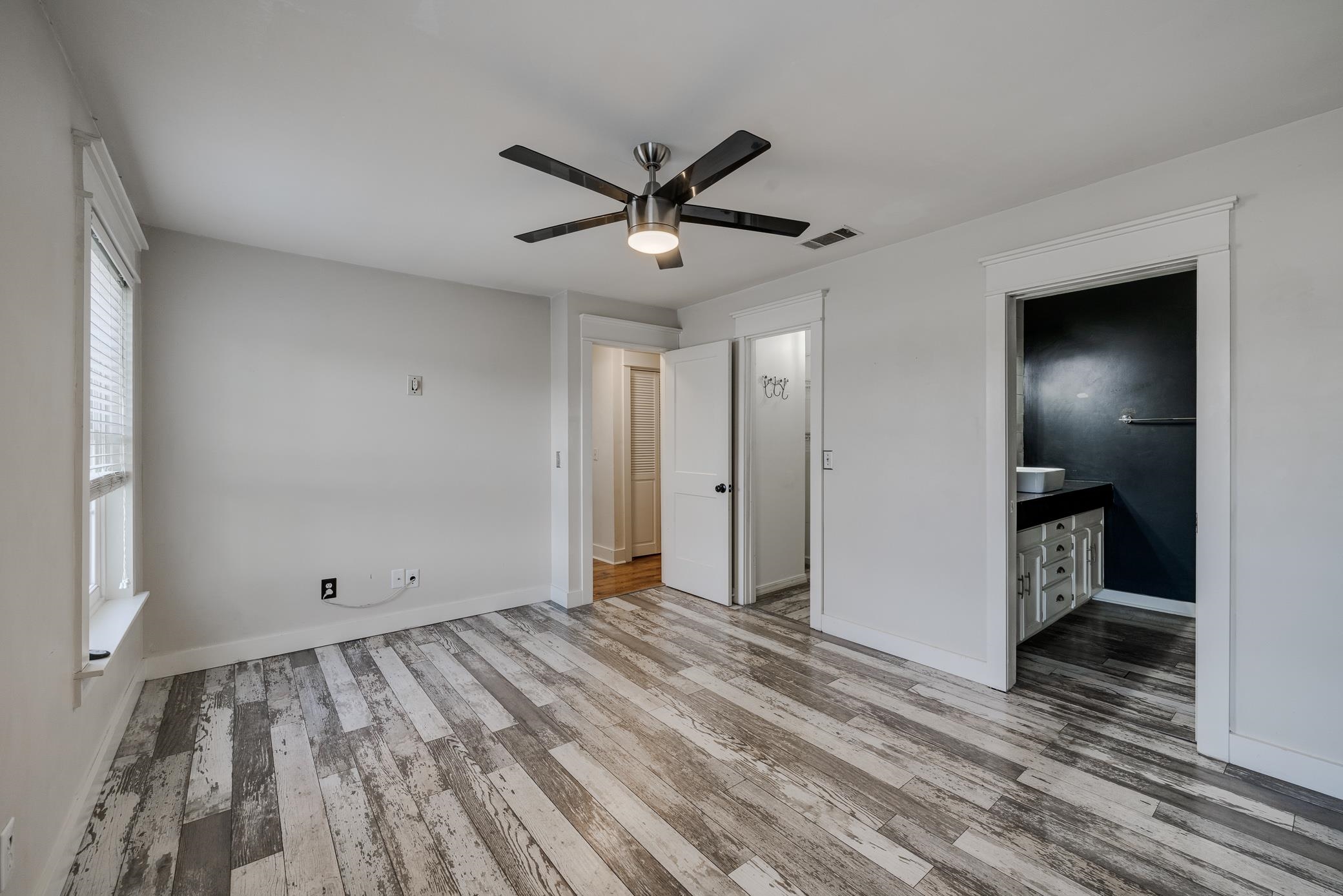 CARRIAGE COURTS - Residential