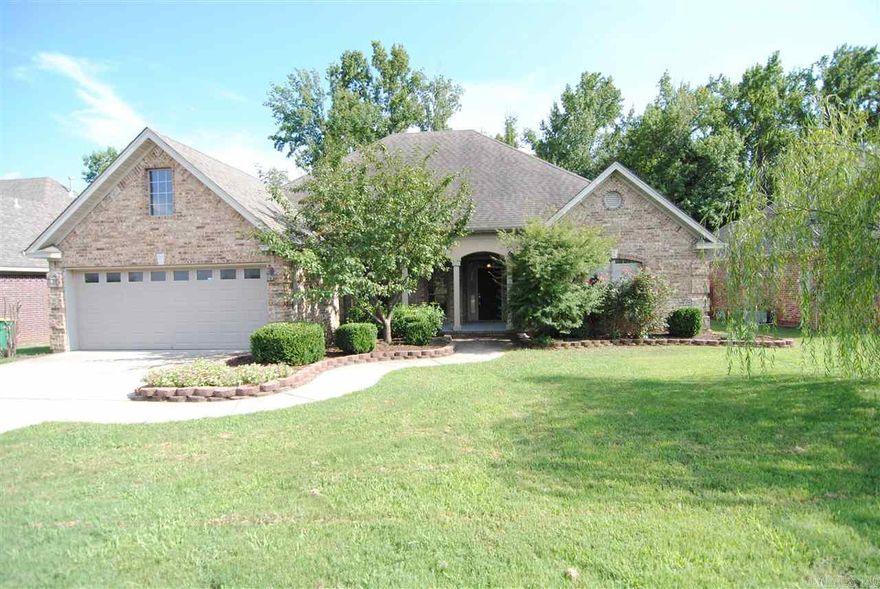 4 Bedroom/2 Bath Home on the Bay in Austin Harbor. Split Floor Plan w/Open Concept! Fresh Paint Throughout! Eat-In Kitchen with Bar, Dining Area, Living Room w/ Fireplace. Laundry w/ Folding Table & Storage!!! Large 2-car Garage and Floored Attic Space. Beautiful View of the Lake from the Back Deck & Pergola!!! Pets Upon Approval..No Cats