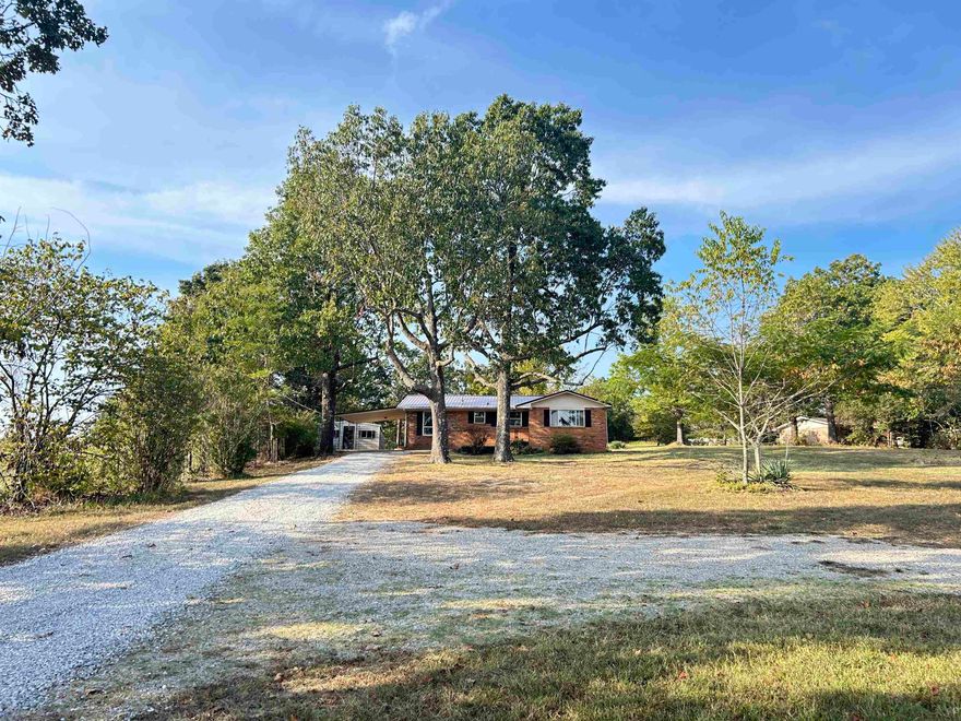 Country Living with No Restrictions – Salem, AR Enjoy peaceful country life on 3+ unrestricted acres just outside Salem in Fulton County. This newly remodeled 2-bedroom, 1-bath brick country home features a new metal roof, new HVAC with ducts, fresh paint, updated flooring, and an upgraded bathroom. The bonus room off the kitchen provides extra space. The property includes a recent survey and two storage buildings. With a well on property and county water available at the road, you are covered. Conveniently located on a state highway, offering both privacy and quick access to town amenities. Being located between Salem and Horseshoe Bend, AR you have access to Turkey Mt Golf Course and Crown Lake for fishing and boating.