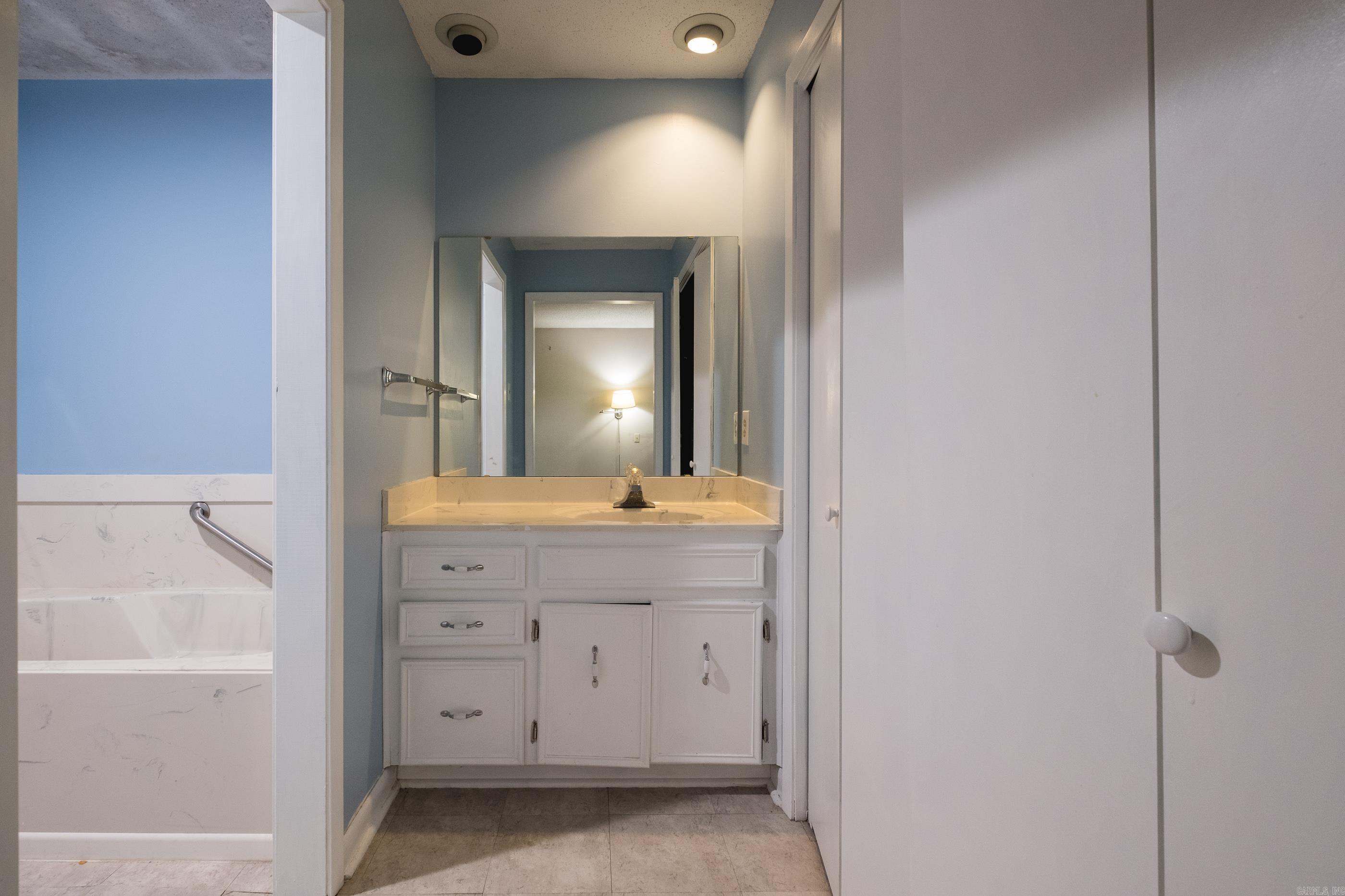 MARLOWE MANOR - Residential