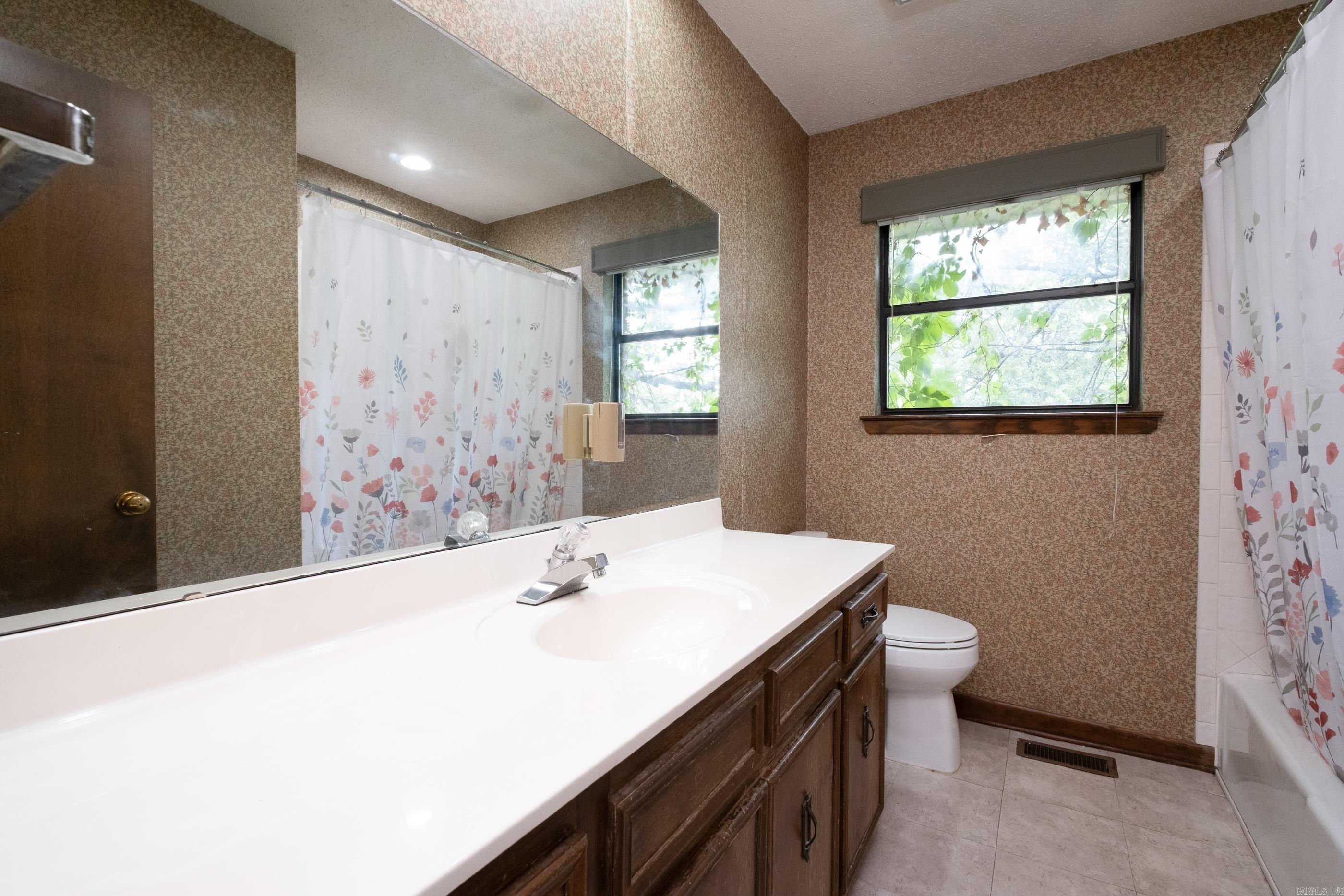 MARLOWE MANOR - Residential