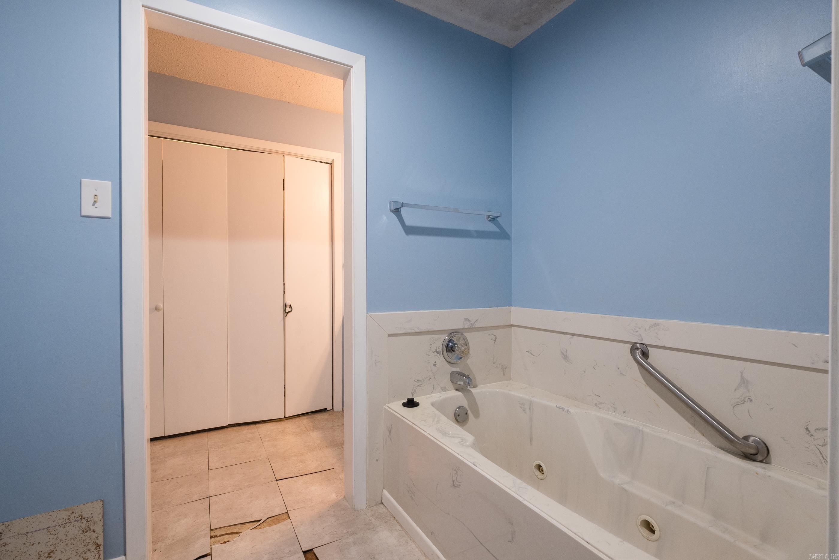 MARLOWE MANOR - Residential