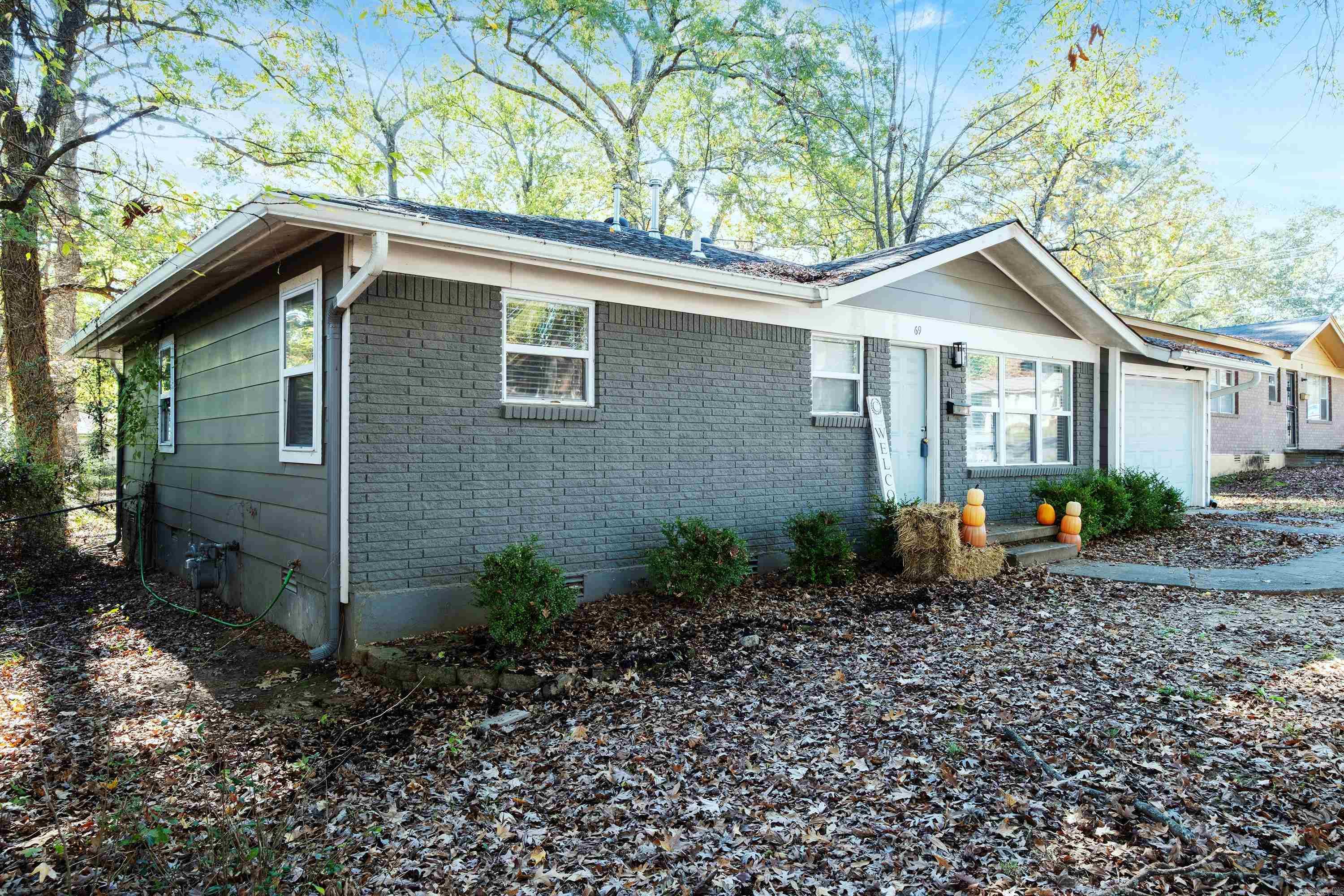 WAKEFIELD VILLAGE - Residential