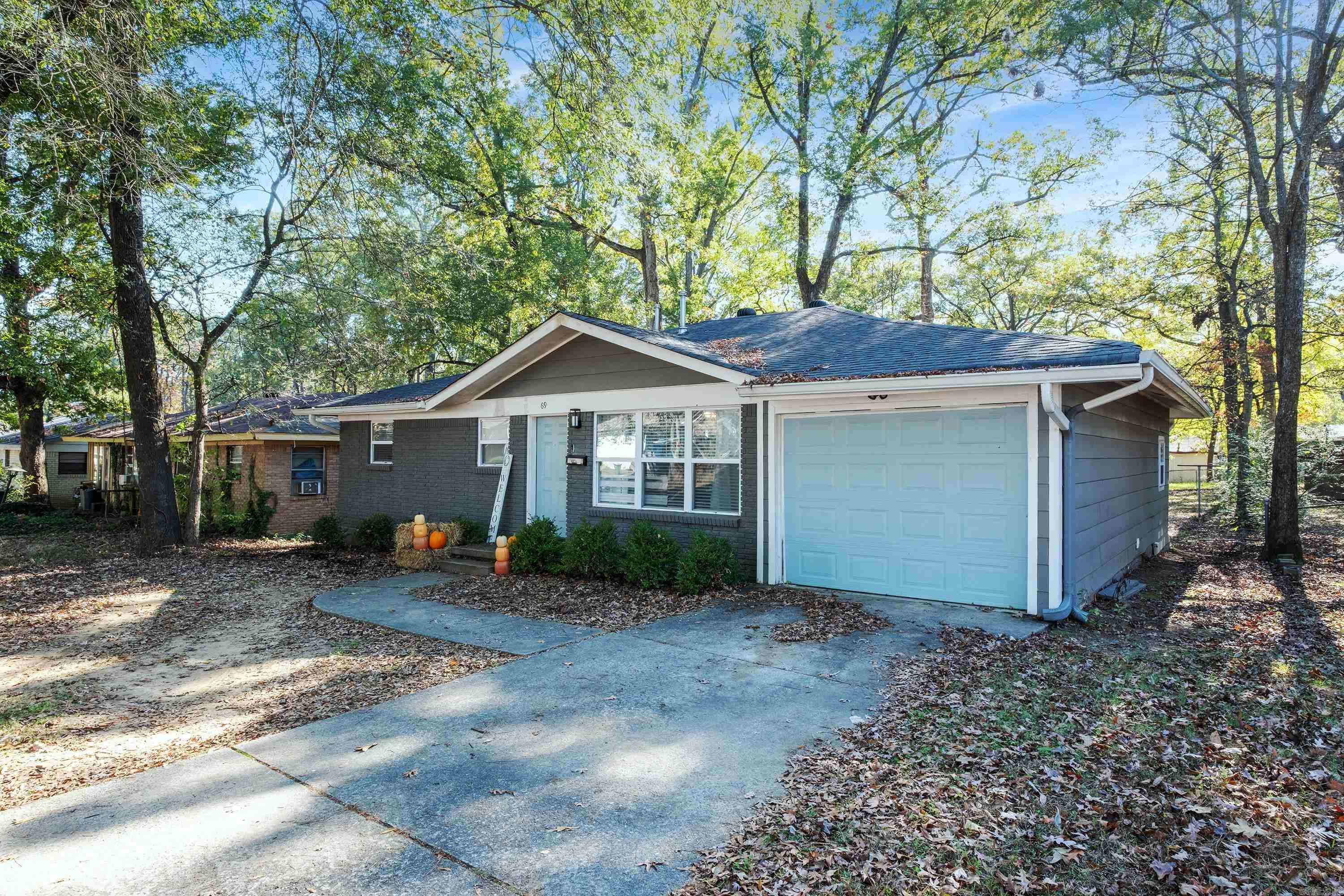 WAKEFIELD VILLAGE - Residential