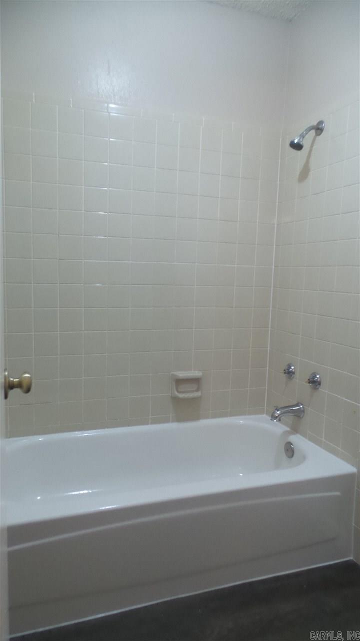 GIBRALTER HGTS - Residential Lease