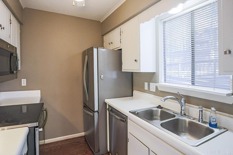 FOREST HILL COND - Residential