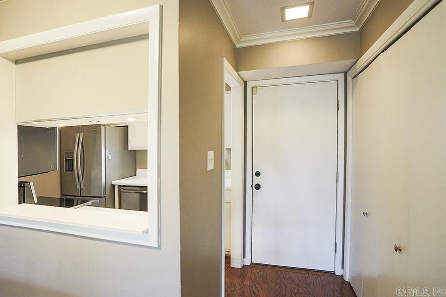 FOREST HILL COND - Residential