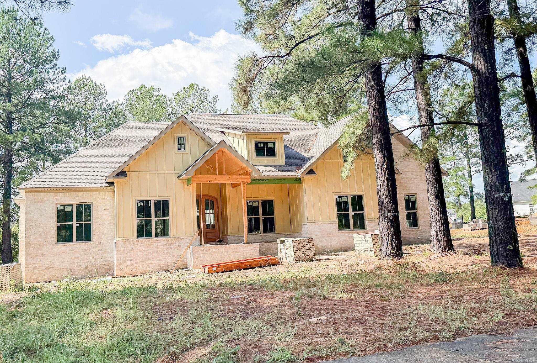 Gorgeous NEW construction home sitting on almost half an acre in West Conway! Surrounded by gorgeous pine trees, this home has a special charm to it and a secluded feel. Luxury tile showers and stunning flooring throughout. Don't miss this opportunity!