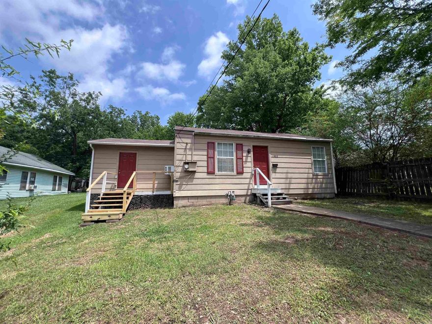 Searching for a smaller home near Henderson State University in Arkadelphia?  Check out this remodeled home located just blocks from HSU campus and Pine Street in Arkadelphia.  This property is ideal for a starter home or investment property - WHY RENT when you can own your own property and build equity while you attend college?  This is an opportunity that is simply hard to find in a TWO University town with easy access to downtown, shopping, and minutes to major cities in Southwest Arkansas! Listed below recent appraisal - Seller is replacing deck, closet doors and fresh paint!