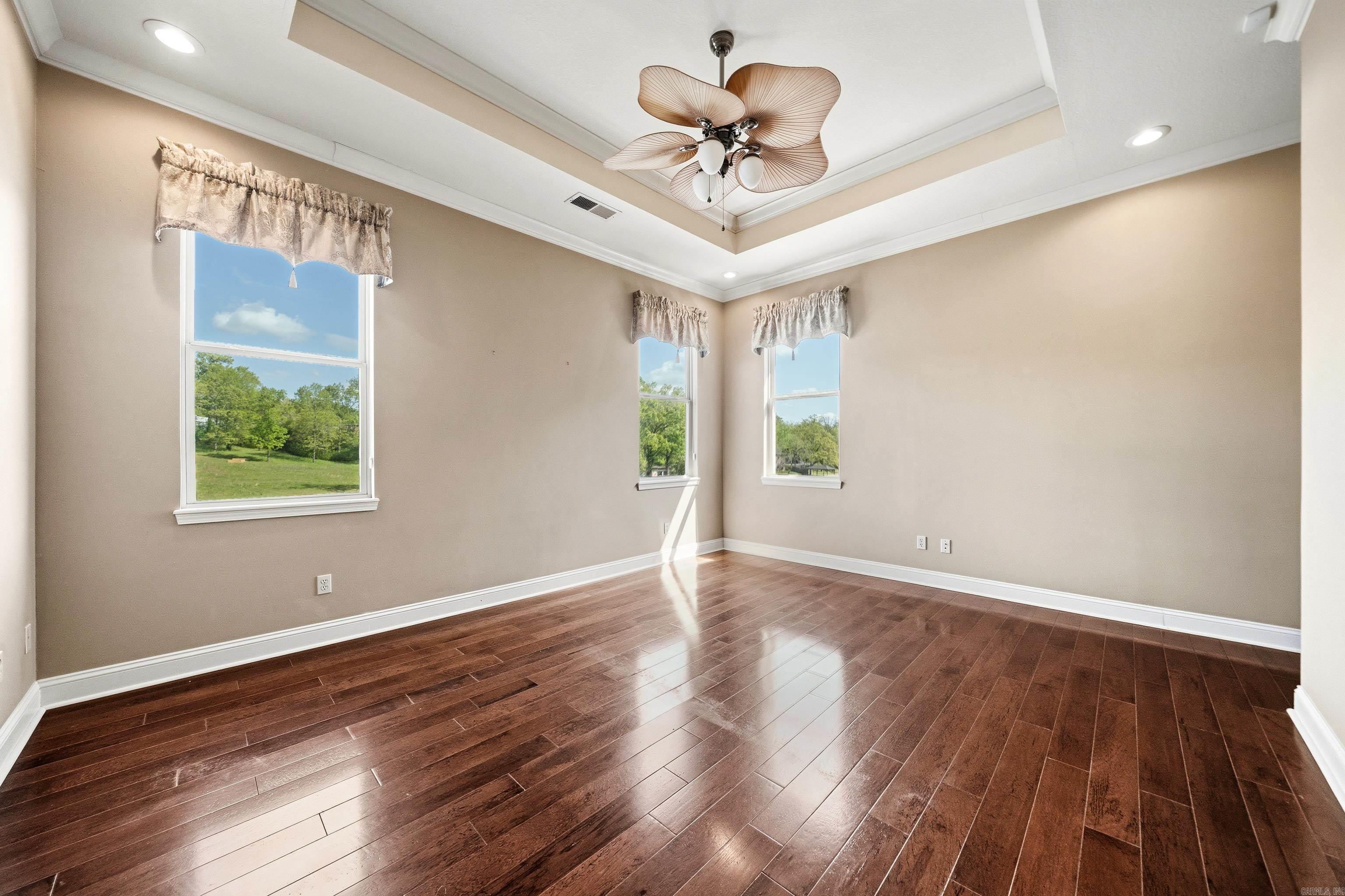 HUNTERS COVE - Residential