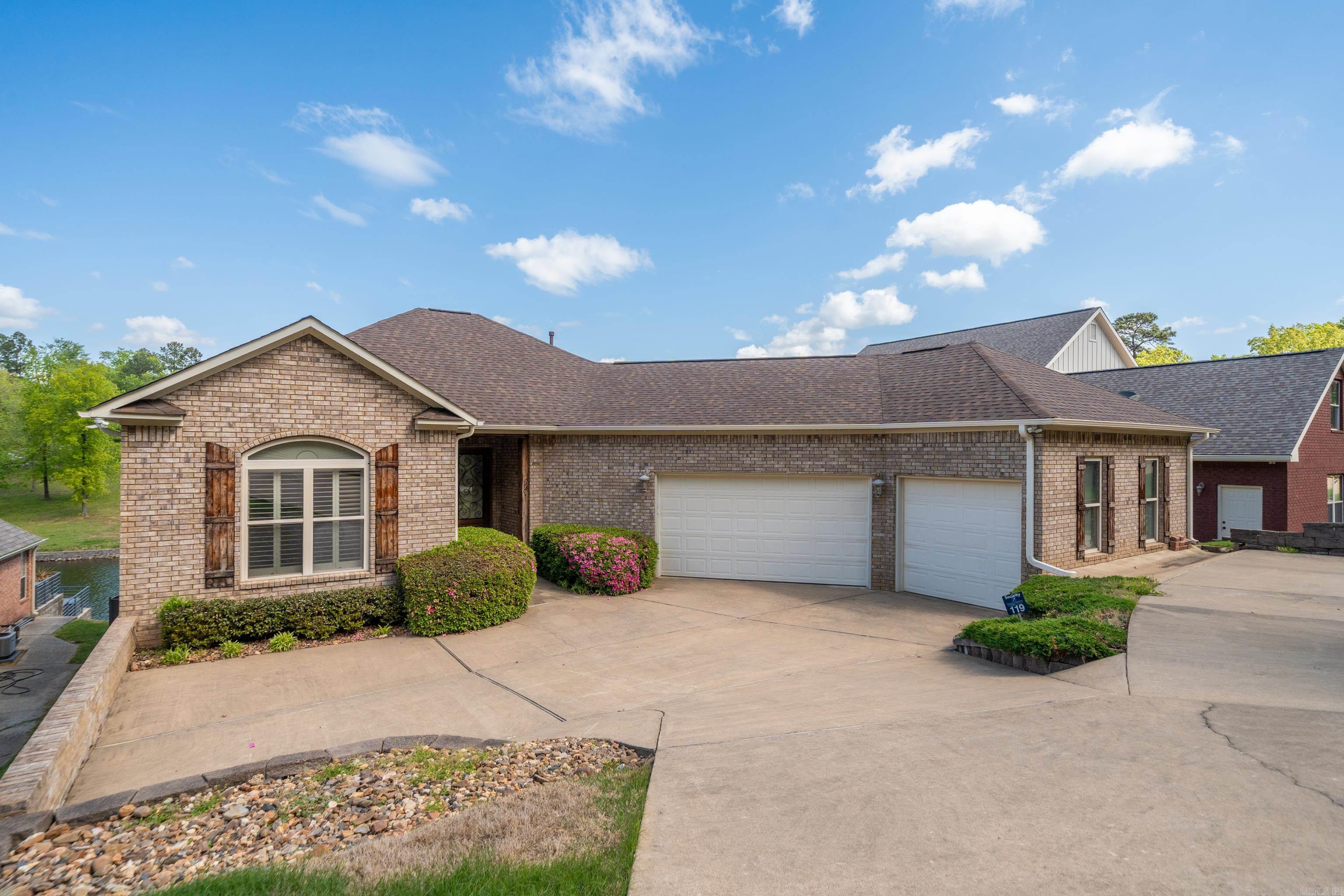 HUNTERS COVE - Residential