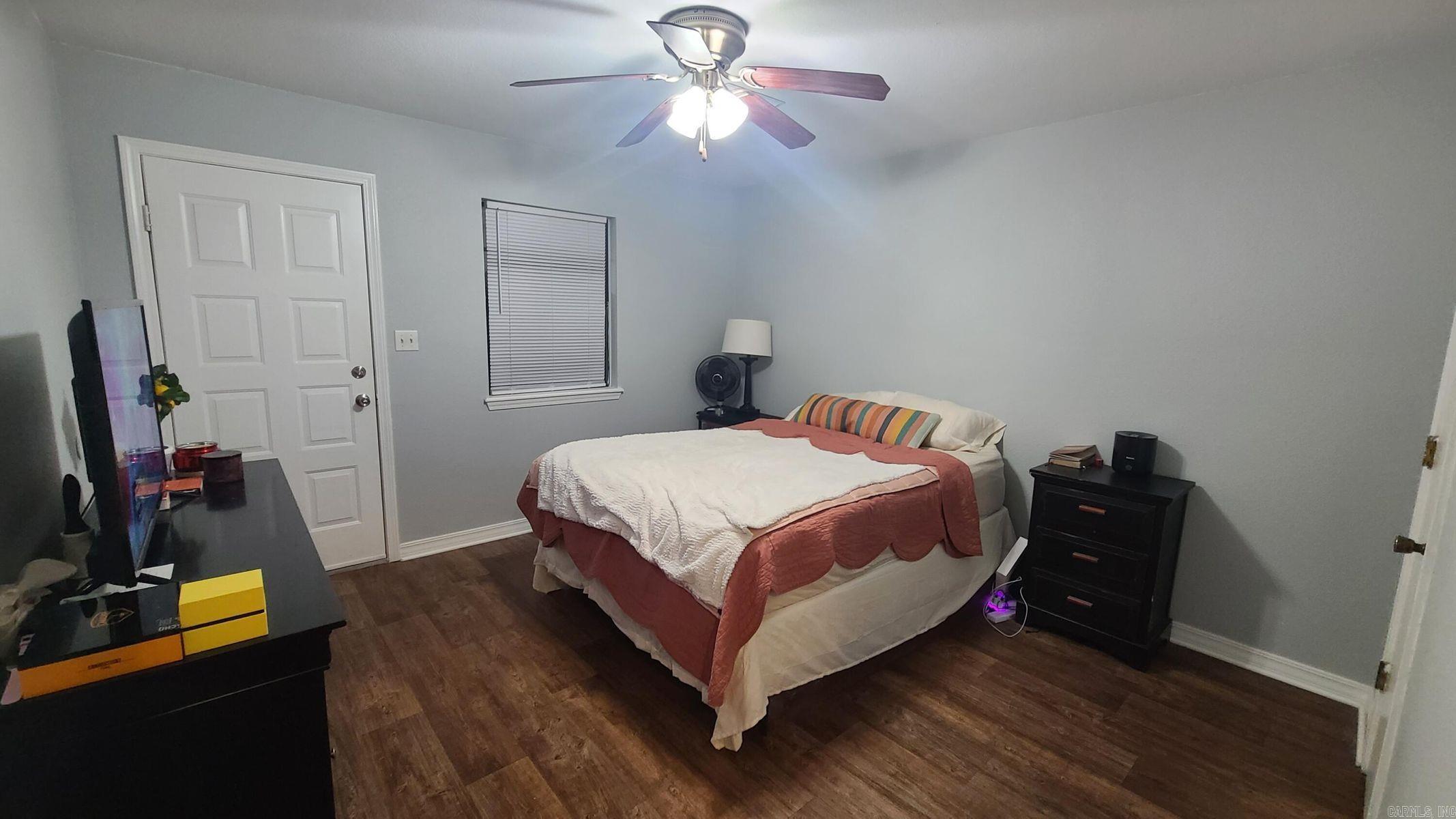 UNIVERSITY EST - Residential