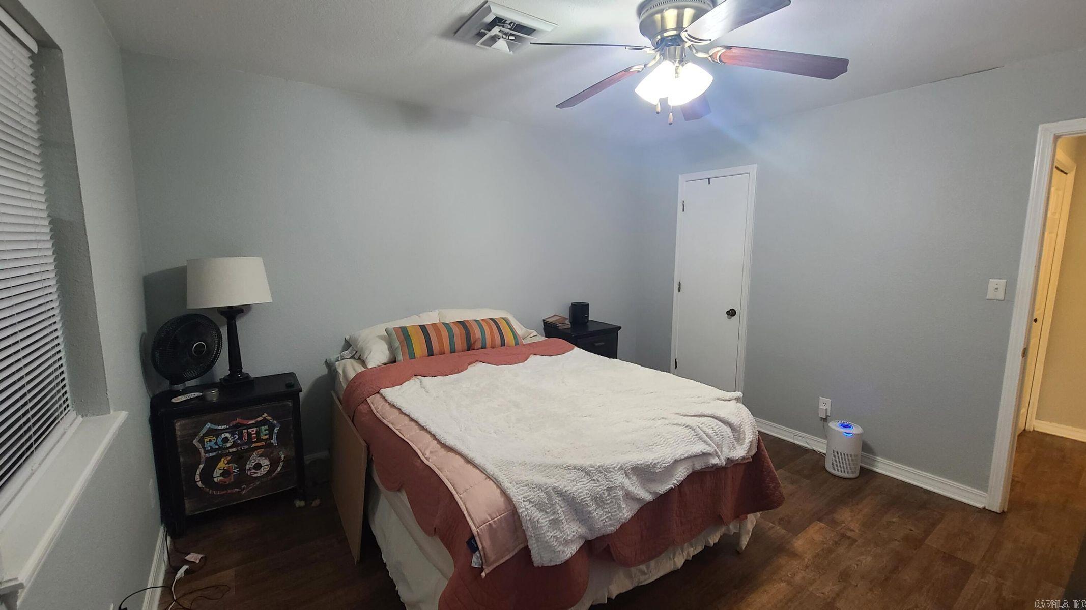 UNIVERSITY EST - Residential