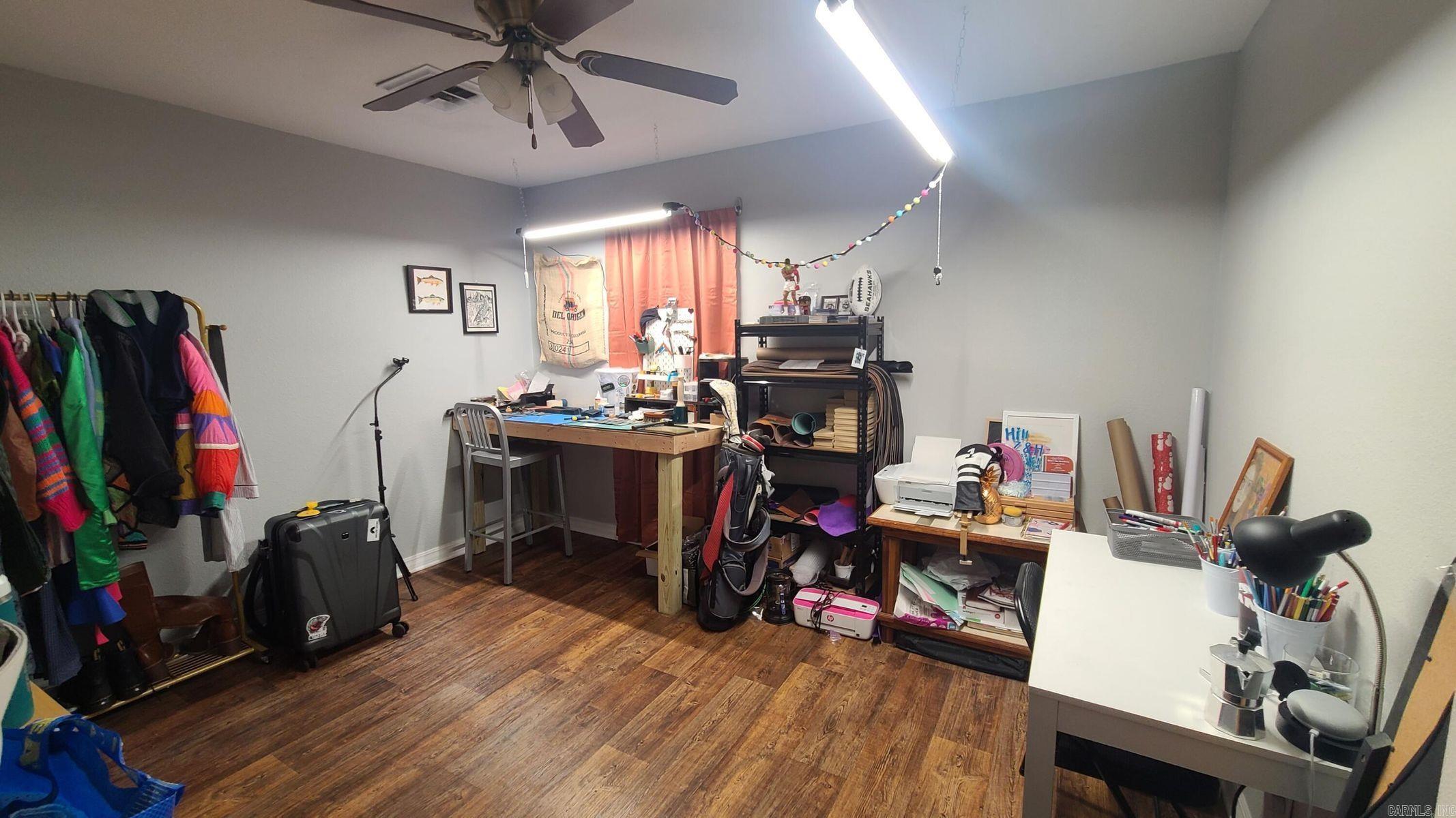 UNIVERSITY EST - Residential