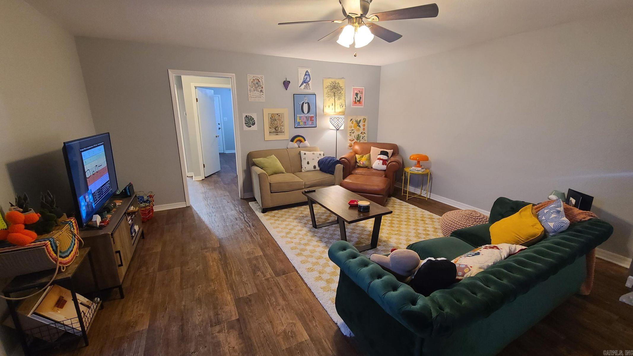 UNIVERSITY EST - Residential