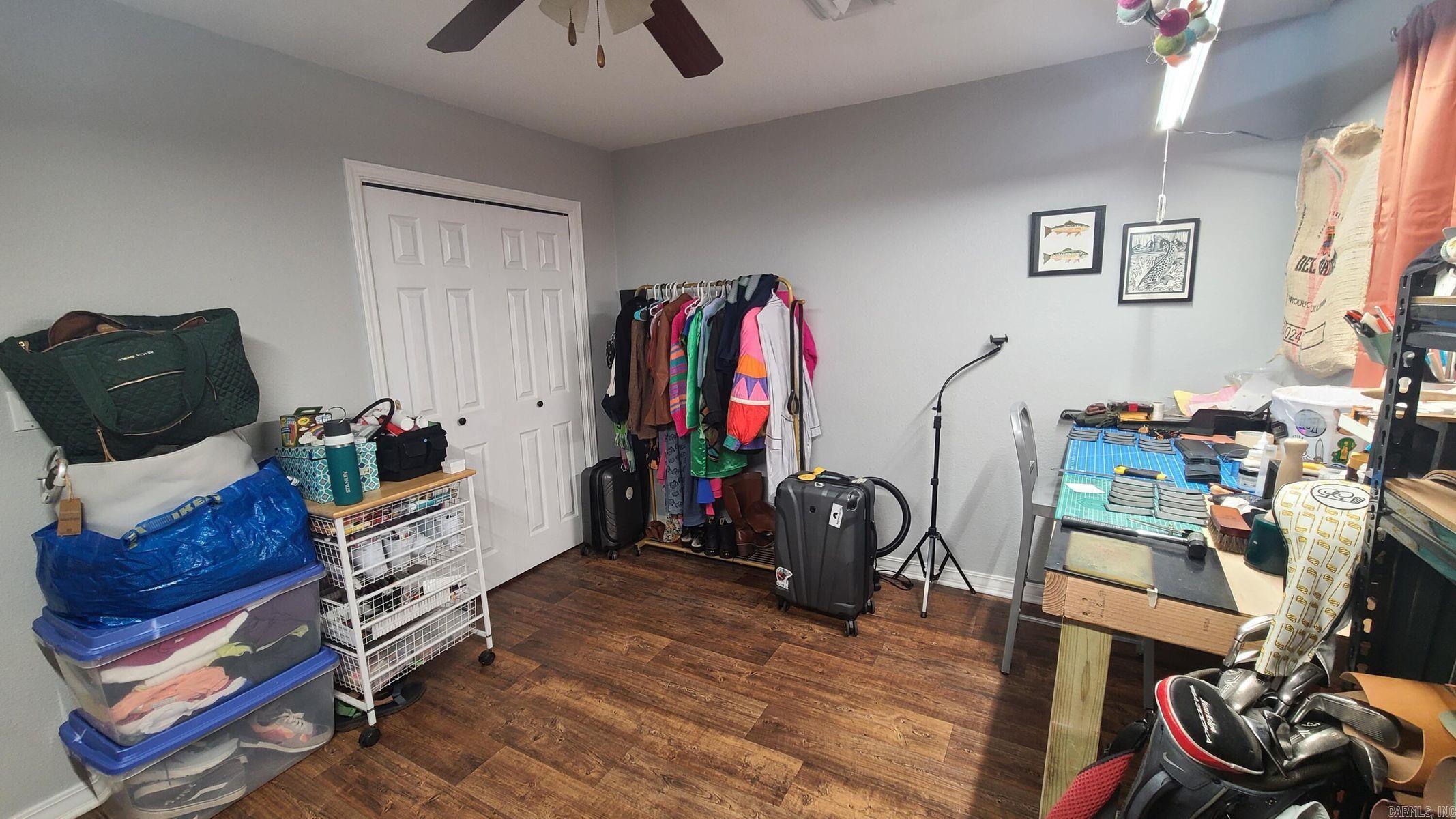 UNIVERSITY EST - Residential