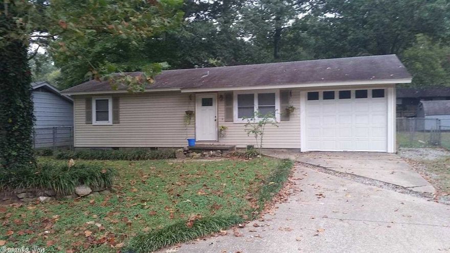 AMAZINGLY AFFORDABLE. INVESTORS AND HOME OWNERS WILL LOVE THE REASONABLE PAYMENTS. HOME WAS USED FOR SHORT TIME FOR RENTAL AND WAS GETTING $800 A MONTH RENT. LOOKS GREAT. YOU WILL DEFINITELY WANT TO SEE THIS ONE. IT HAS 3 BEDS AND 1 BATH AND A FANTASTIC FLOOR PLAN.