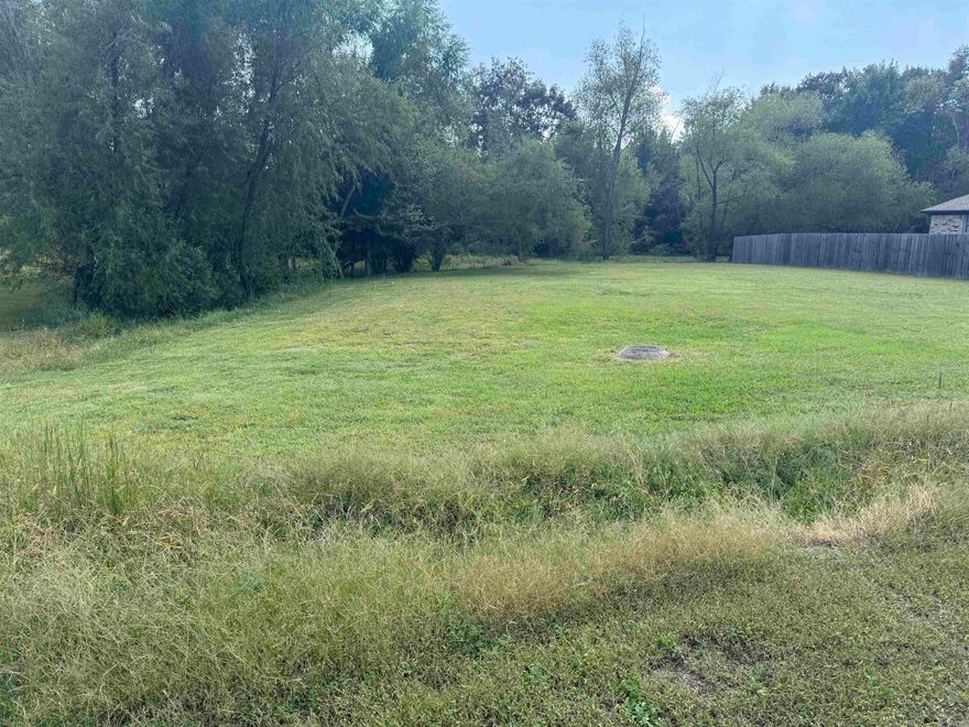 Wonderful lot to build your next home! Located between Conway and Vilonia, this is one of the last lots, and a corner lot in Eaglebrook Estates. Enjoy the convenience of access to major HWYs and the comfort of being out of a larger city. City water, electric, and community sewer is in place within the subdivision.