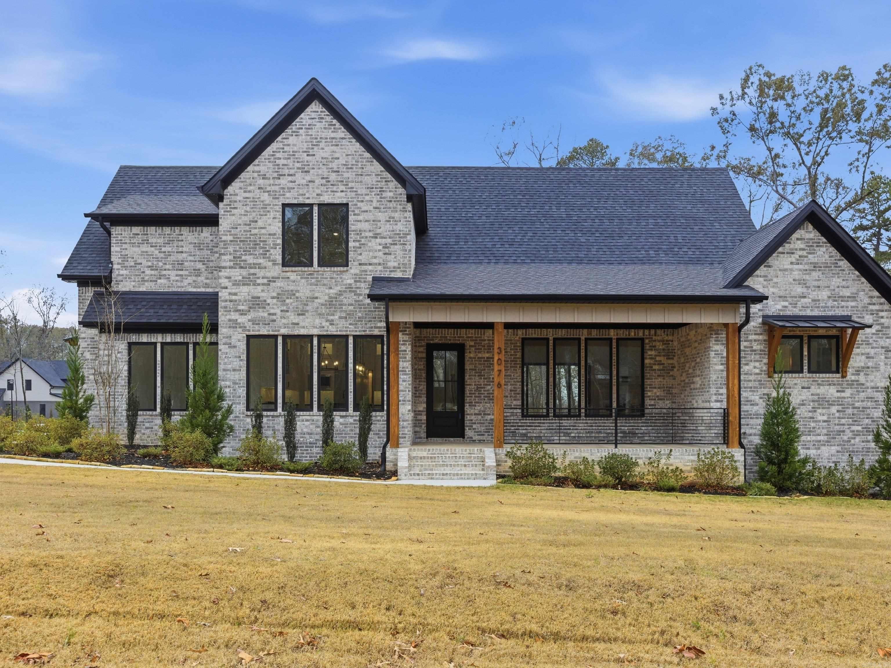 AVILLA MANOR - Residential