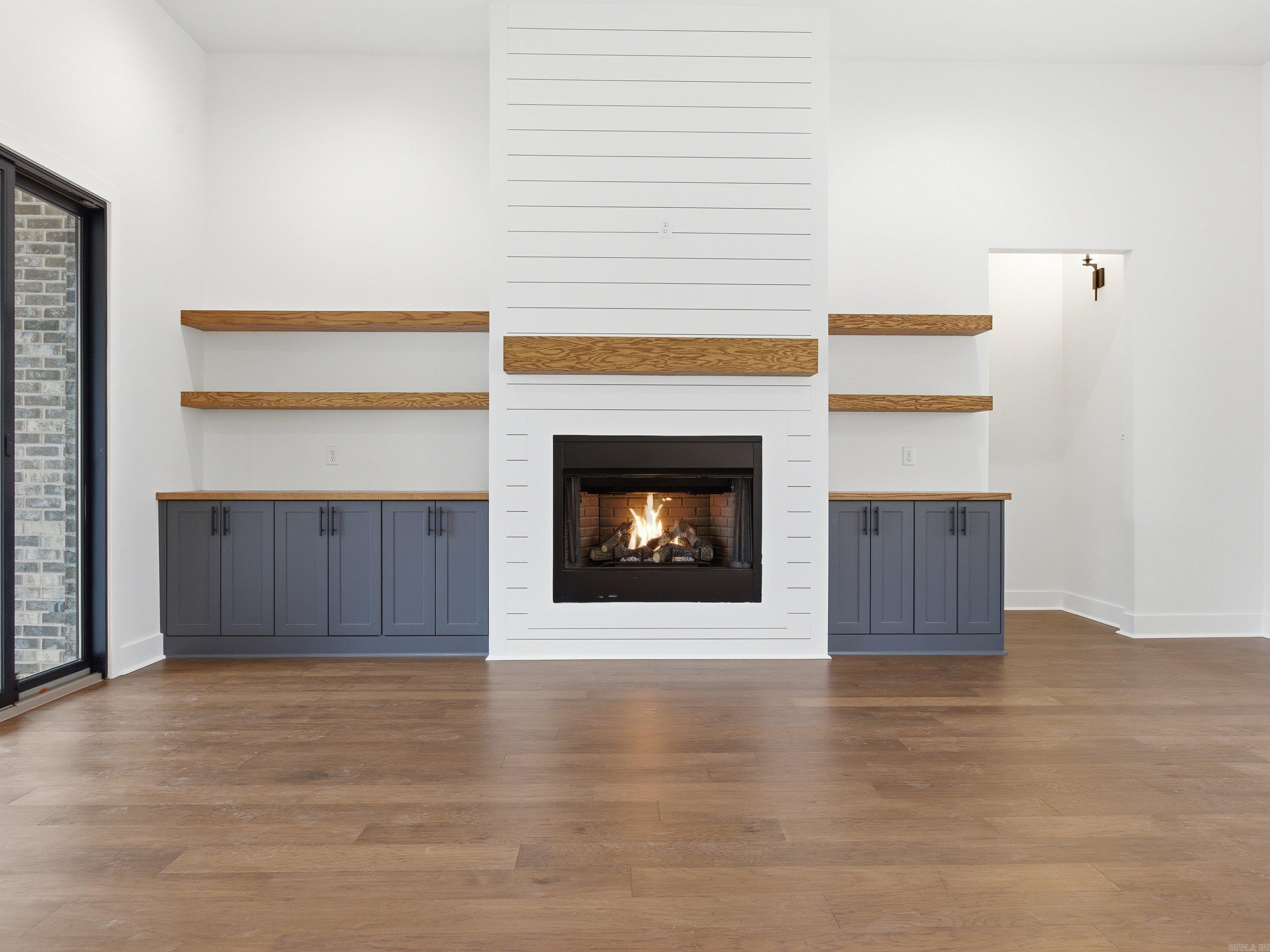 AVILLA MANOR - Residential