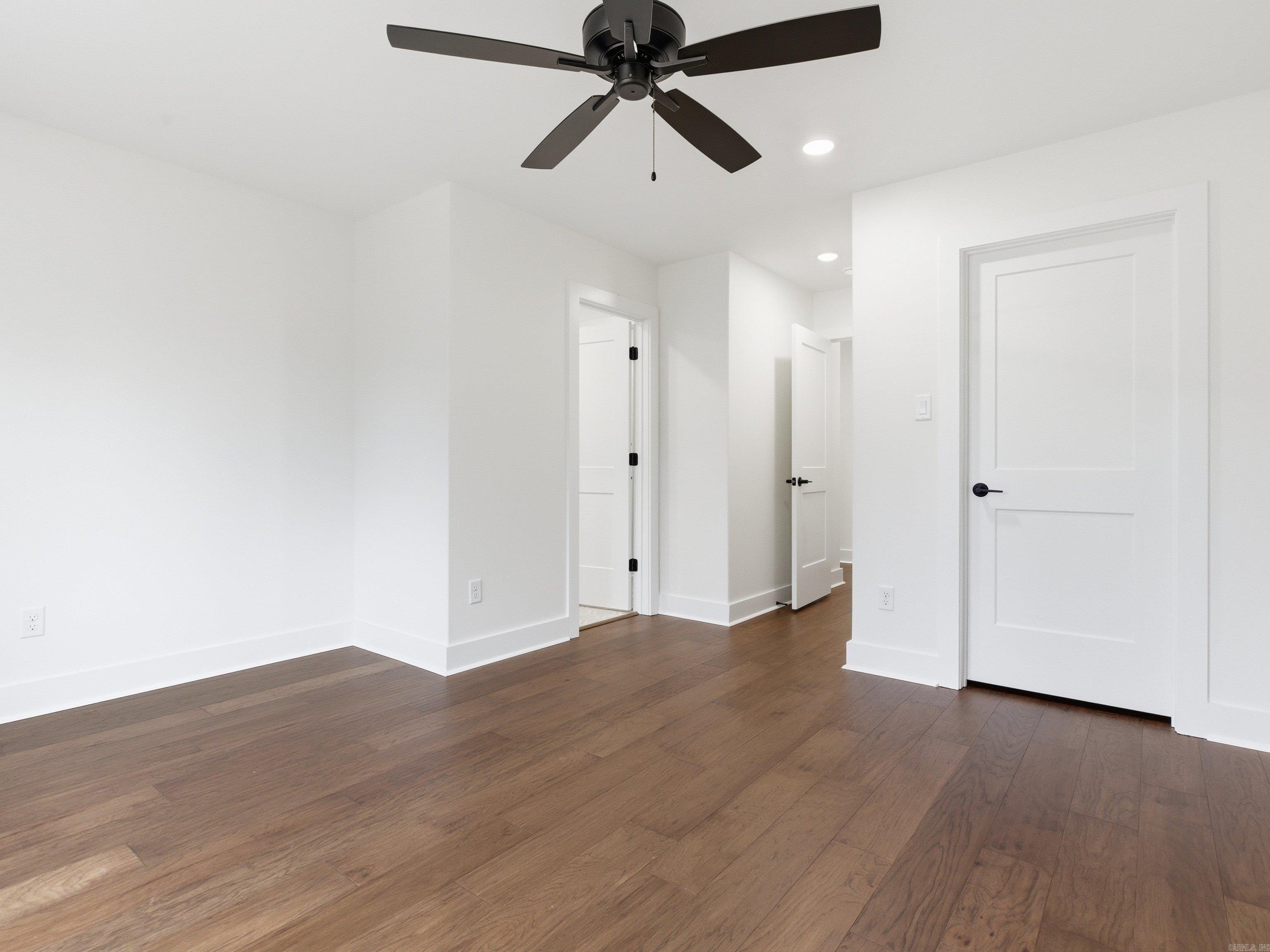 AVILLA MANOR - Residential