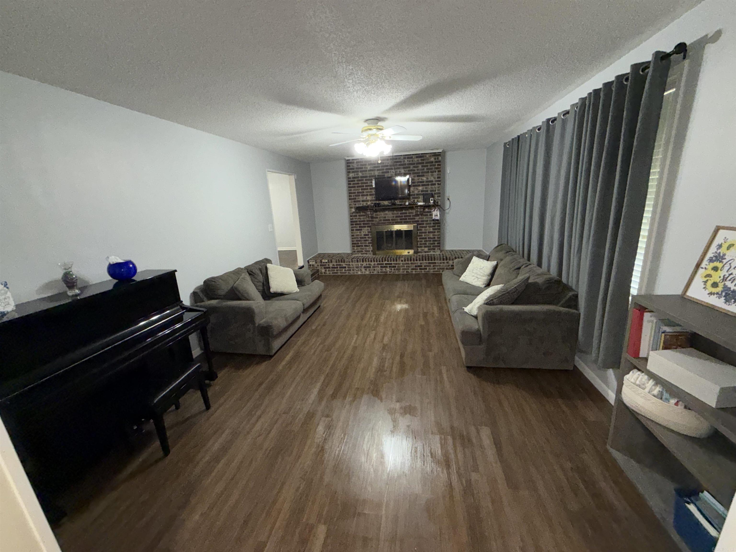 ALLENS HIGHWAY GARDENS - Residential