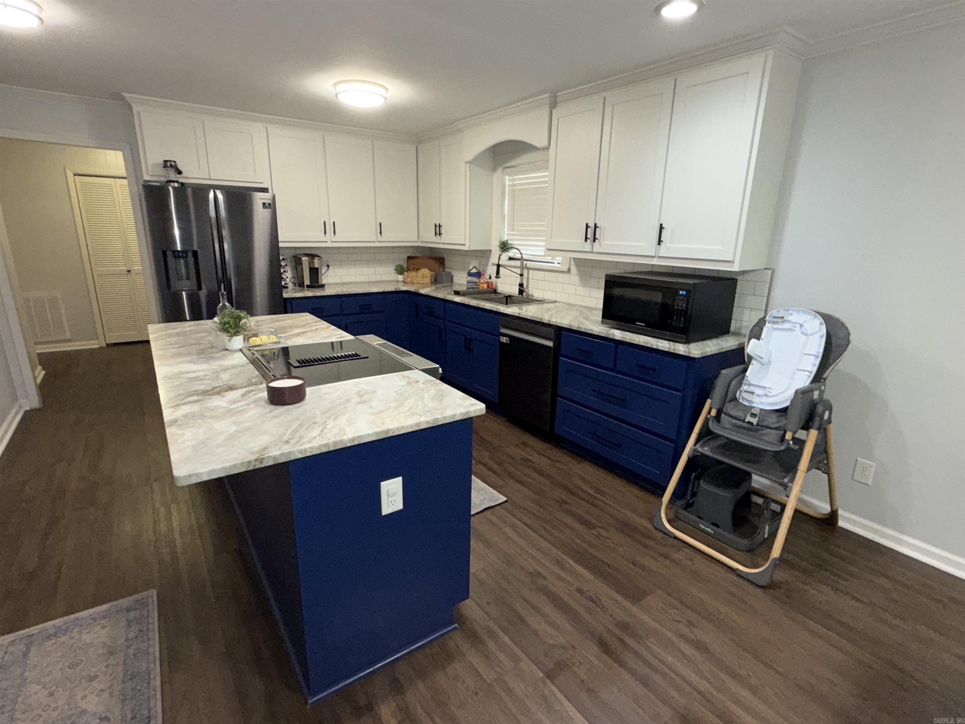 ALLENS HIGHWAY GARDENS - Residential