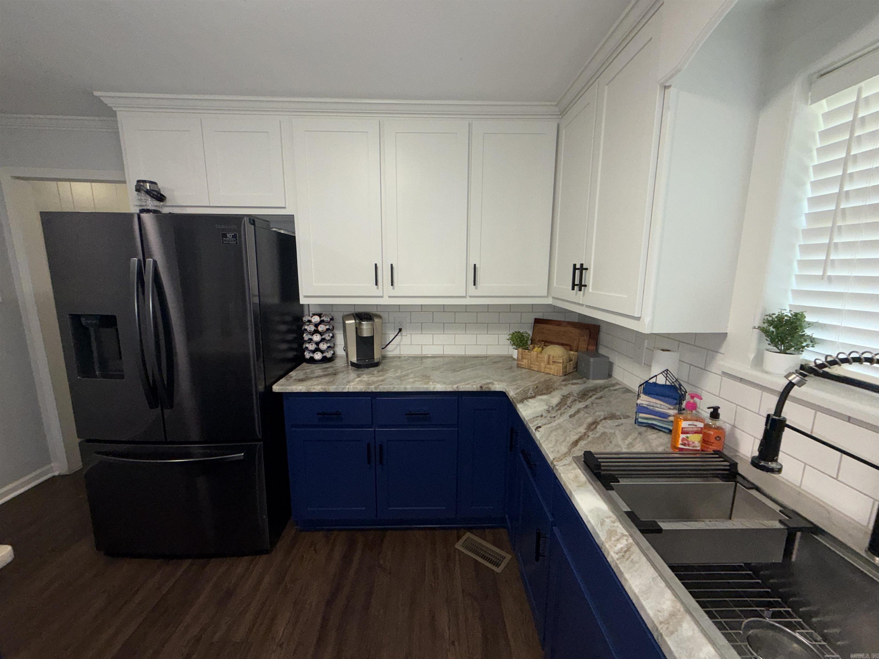 ALLENS HIGHWAY GARDENS - Residential