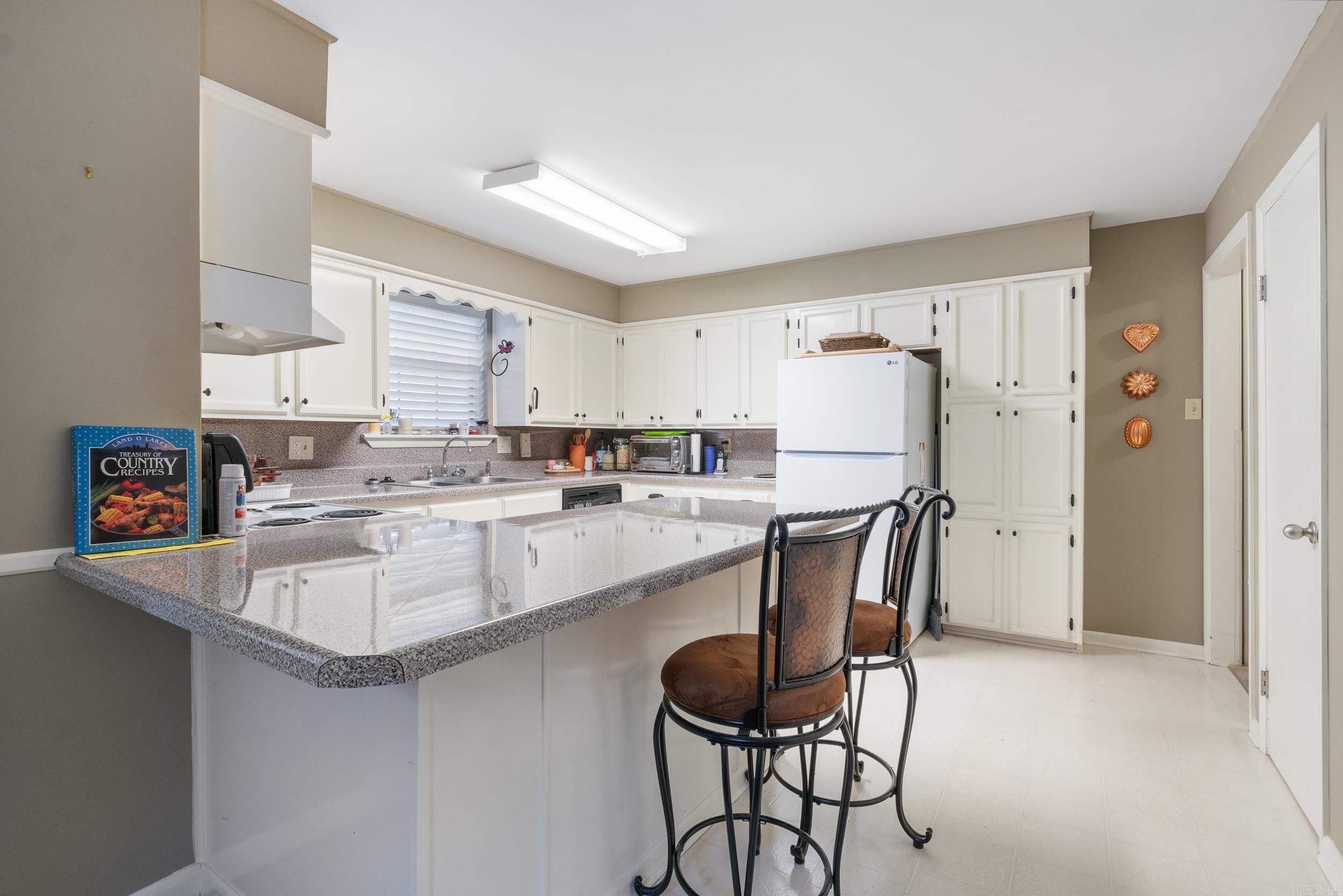 RANDOM OAKS VLY TO COOK MTN VG - Residential