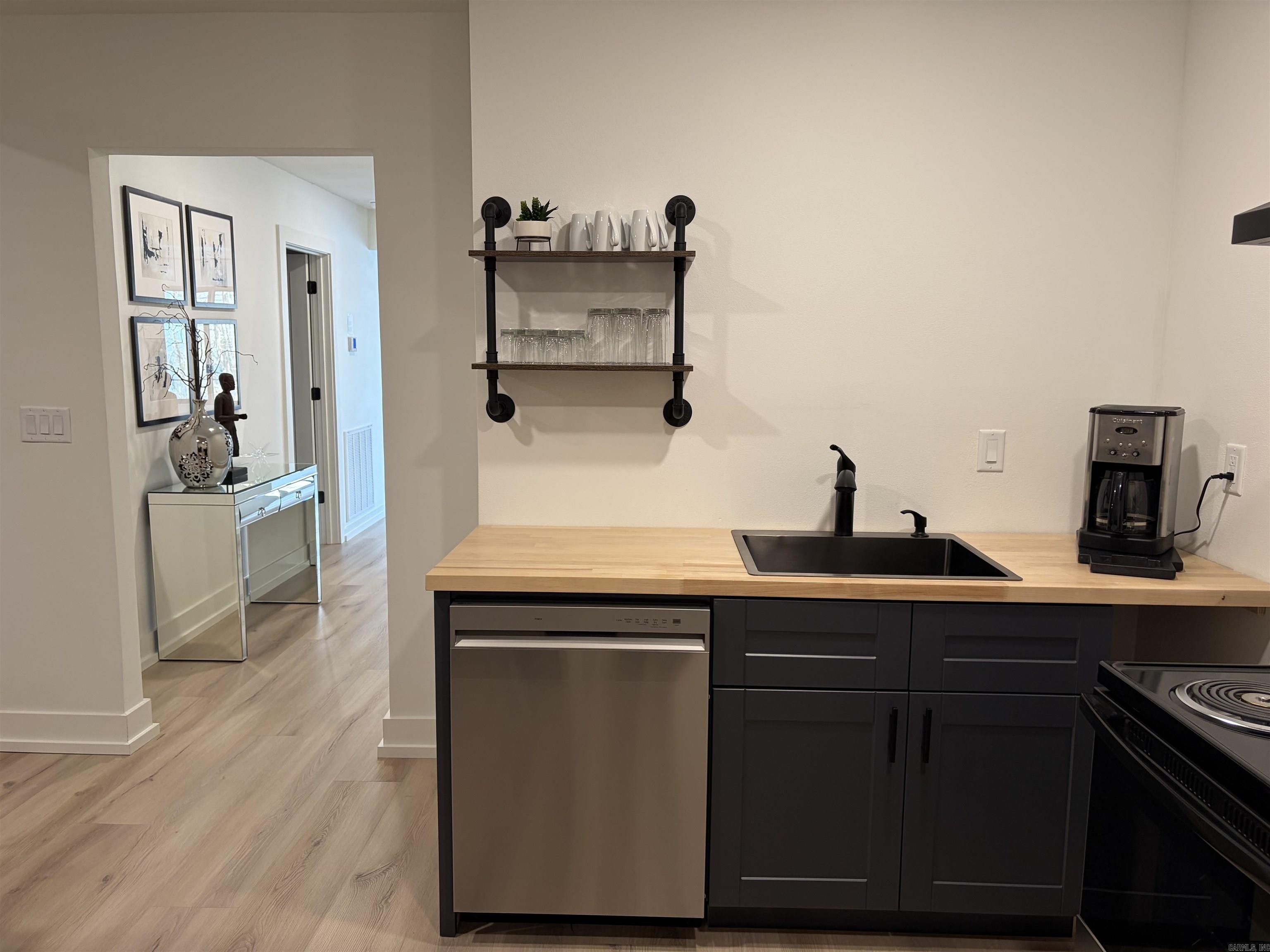 DIAMOND BLUFF ESTATES - Residential