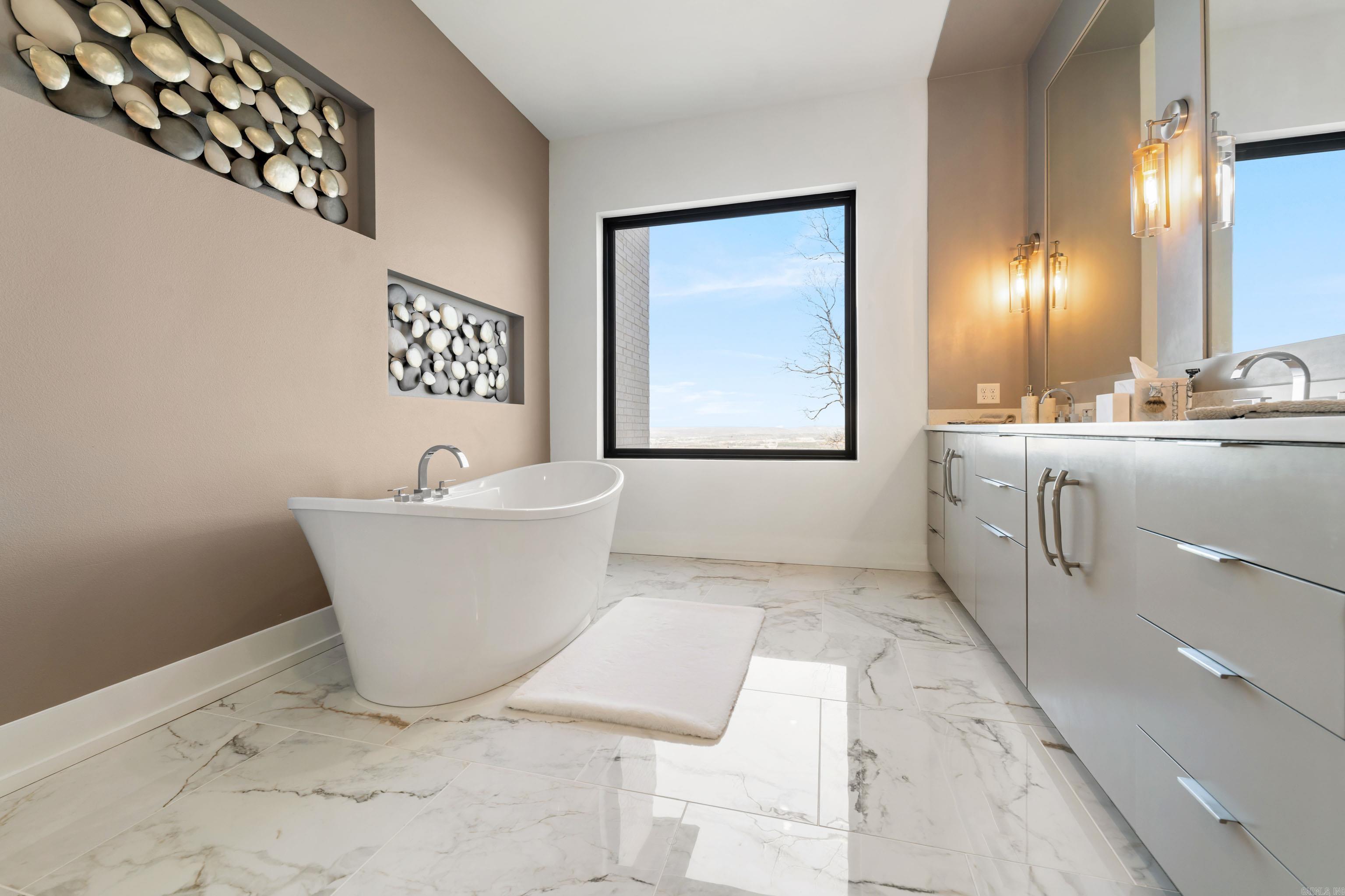 DIAMOND BLUFF ESTATES - Residential