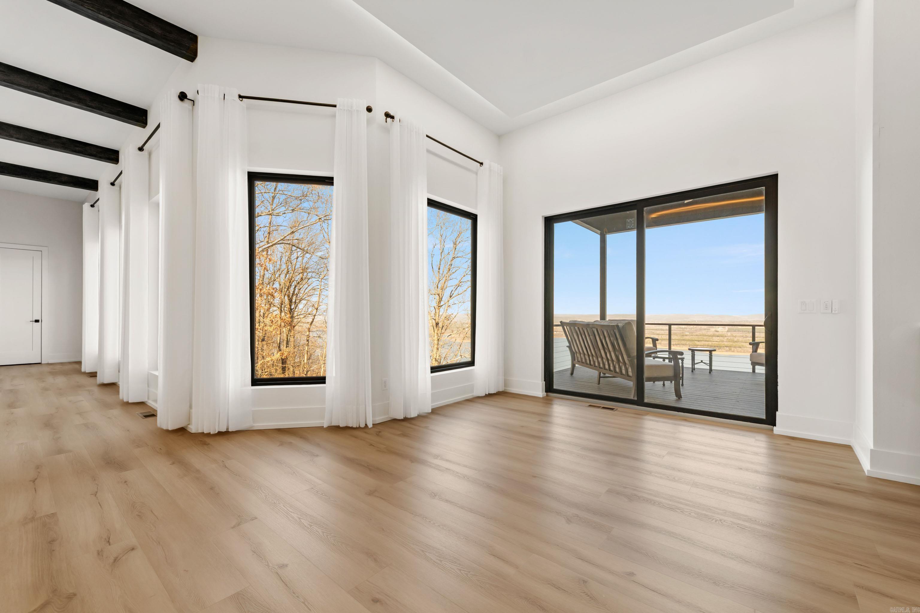 DIAMOND BLUFF ESTATES - Residential